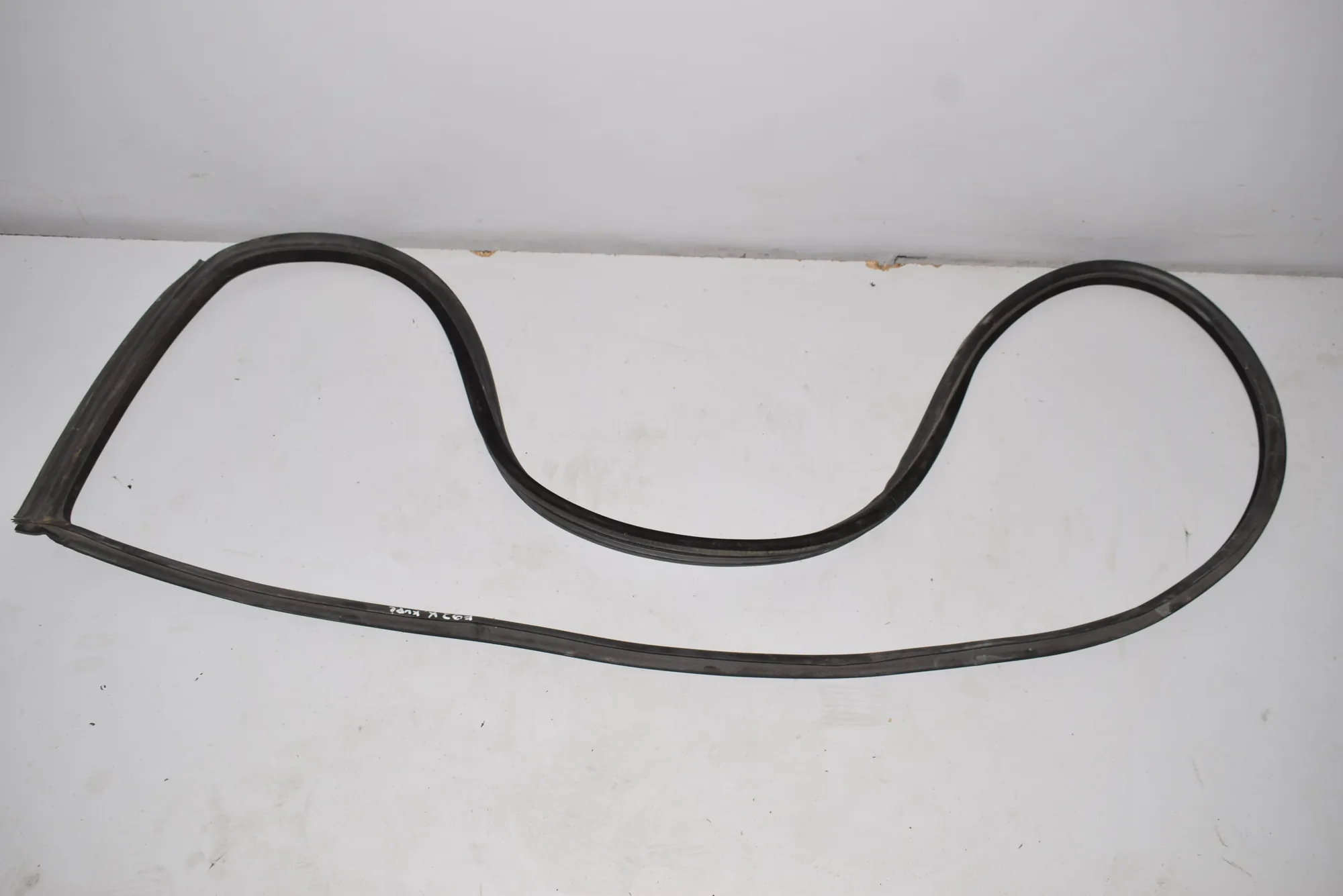 Front Left Door Seal Rubber – OEM 7119091 · BMW 3 Coupe (E92) BMW 3 Coupe (E92) 2010