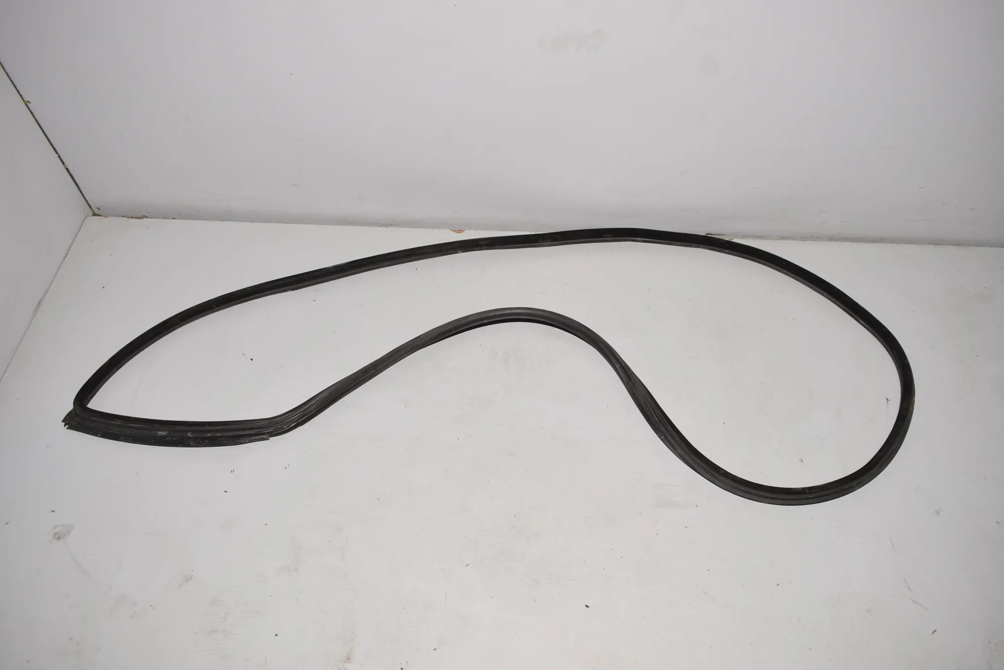 Front Left Door Seal Rubber – OEM 7119091 · BMW 3 Coupe (E92) BMW 3 Coupe (E92) 2010 – 2