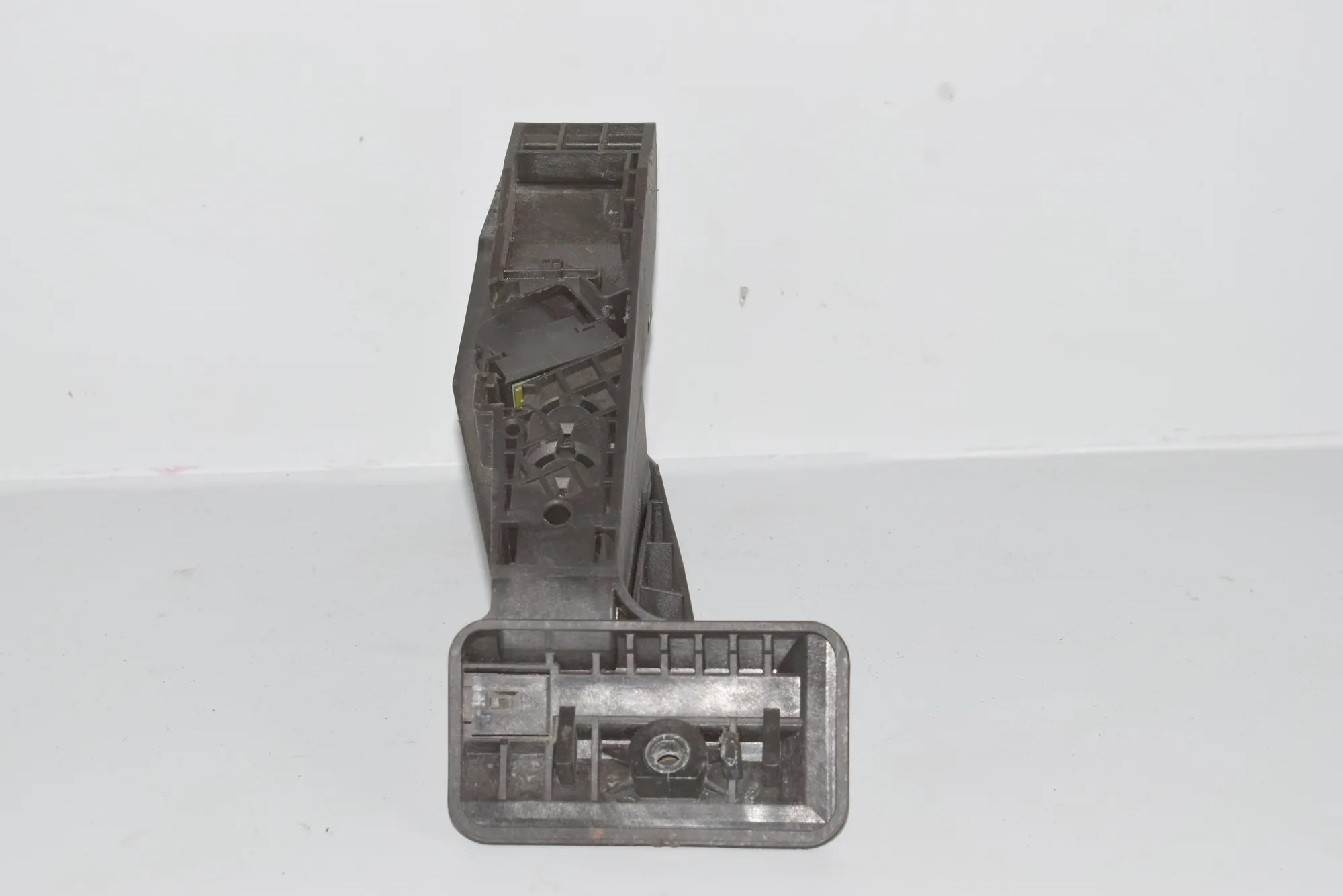 Throttle Pedal – OEM 6788632 · BMW 3 Coupe (E92) BMW 3 Coupe (E92) 2010 – 5
