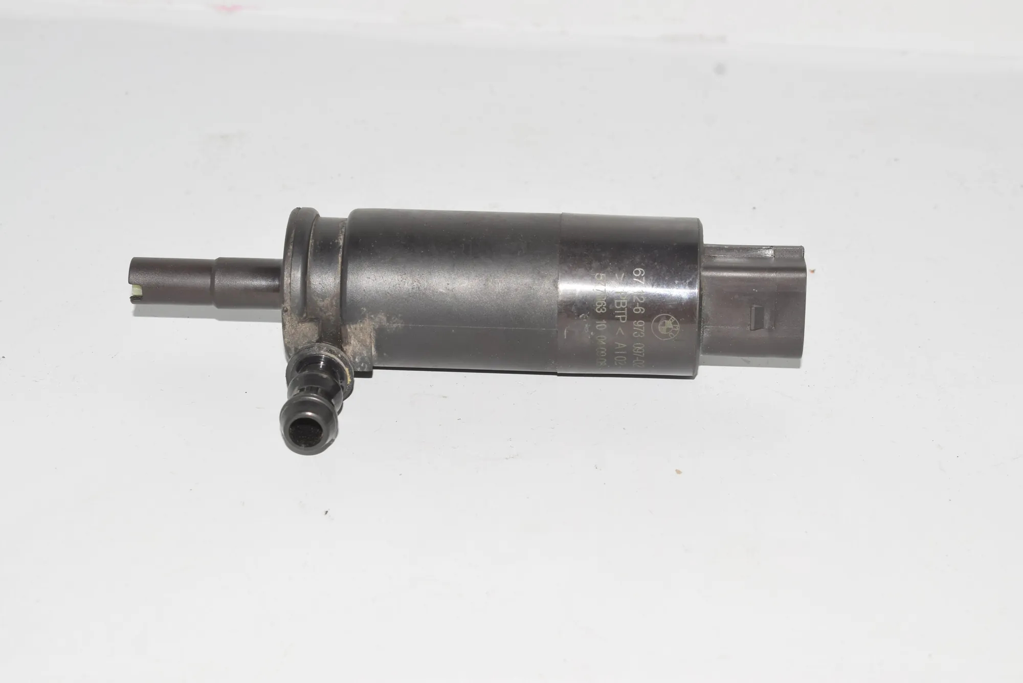 Washer Tank Motor – OEM 6973097 · BMW 3 Cabrio (E93) BMW 3 Cabrio (E93) 2008 – 2