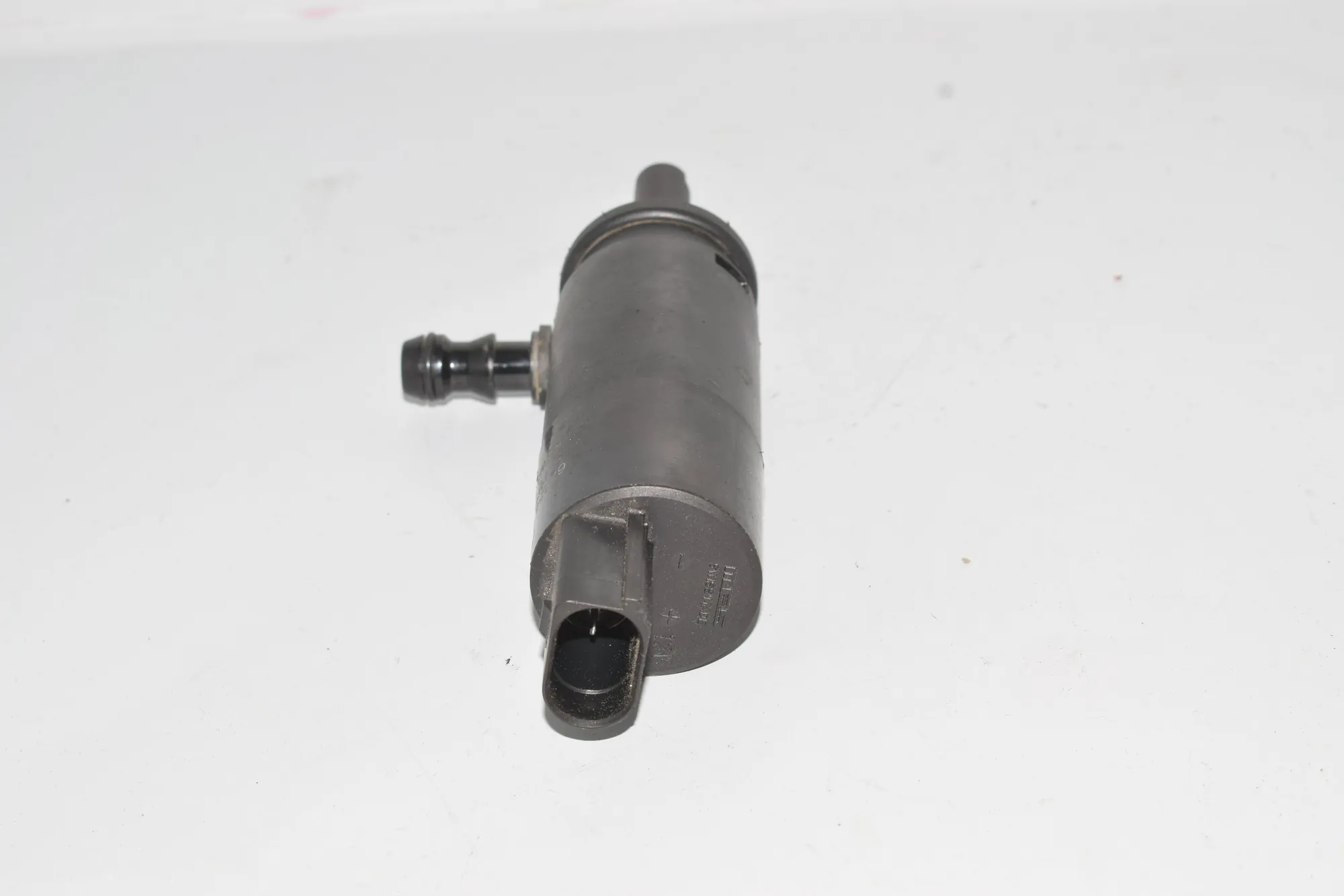 Washer Tank Motor – OEM 6973097 · BMW 3 Cabrio (E93) BMW 3 Cabrio (E93) 2008 – 3