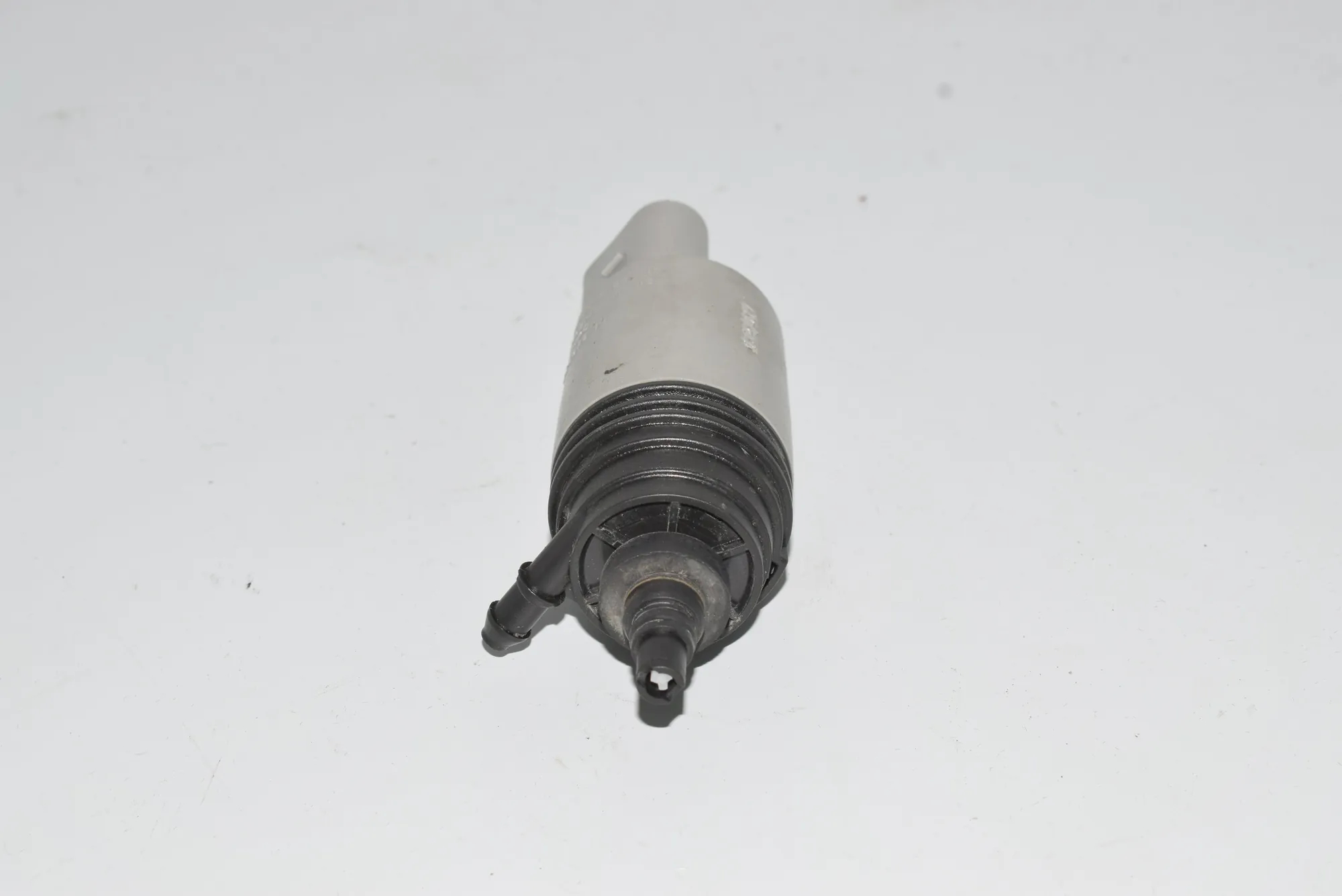 Washer Tank Motor – OEM 6934159 · BMW 3 Coupe (E92) BMW 3 Coupe (E92) 2010 – 2