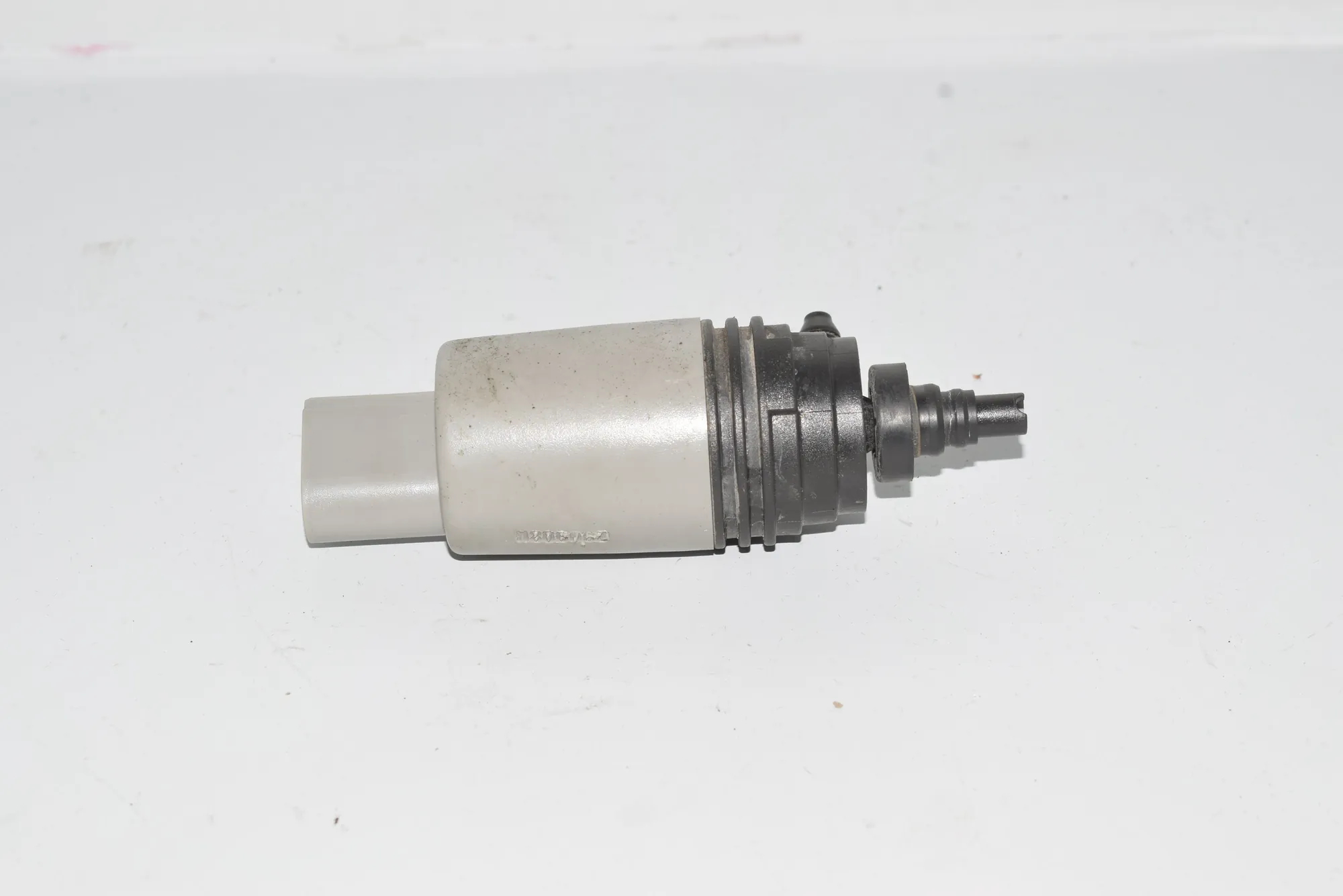 Washer Tank Motor – OEM 6934159 · BMW 3 Coupe (E92) BMW 3 Coupe (E92) 2010