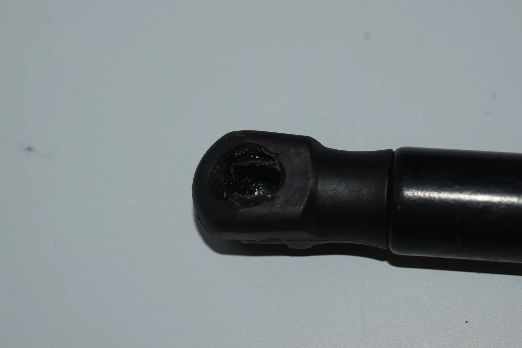 Front Left Bonnet Strut – OEM 7225517 · BMW 3 Coupe (E92) BMW 3 Coupe (E92) 2008 – 6