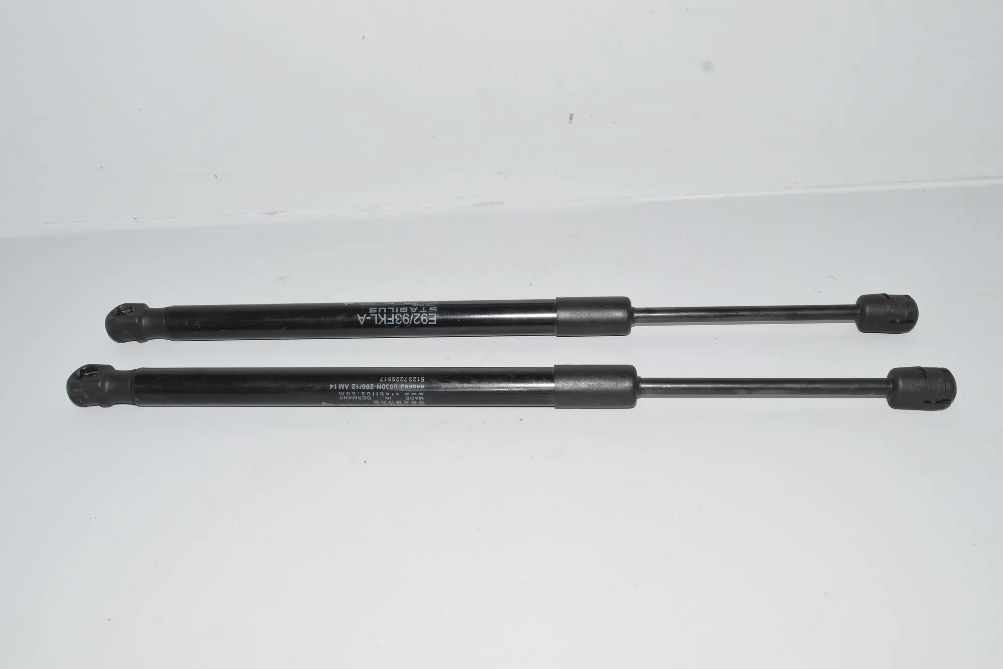 Front Left Bonnet Strut – OEM 7225517 · BMW 3 Coupe (E92) BMW 3 Coupe (E92) 2008 – 2
