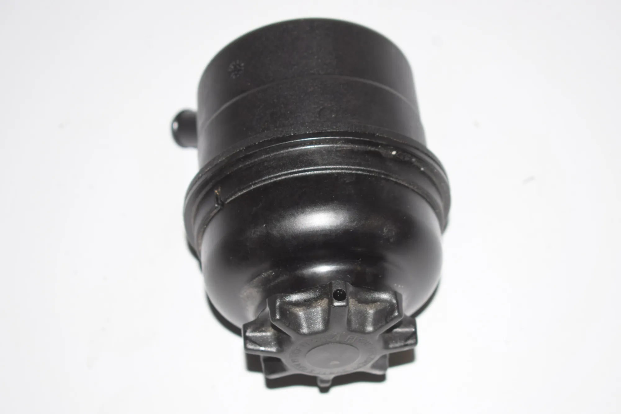 Power Steering Pump Tank – OEM 6851218 · BMW 3 Cabrio (E93) BMW 3 Cabrio (E93) 2010 – 2