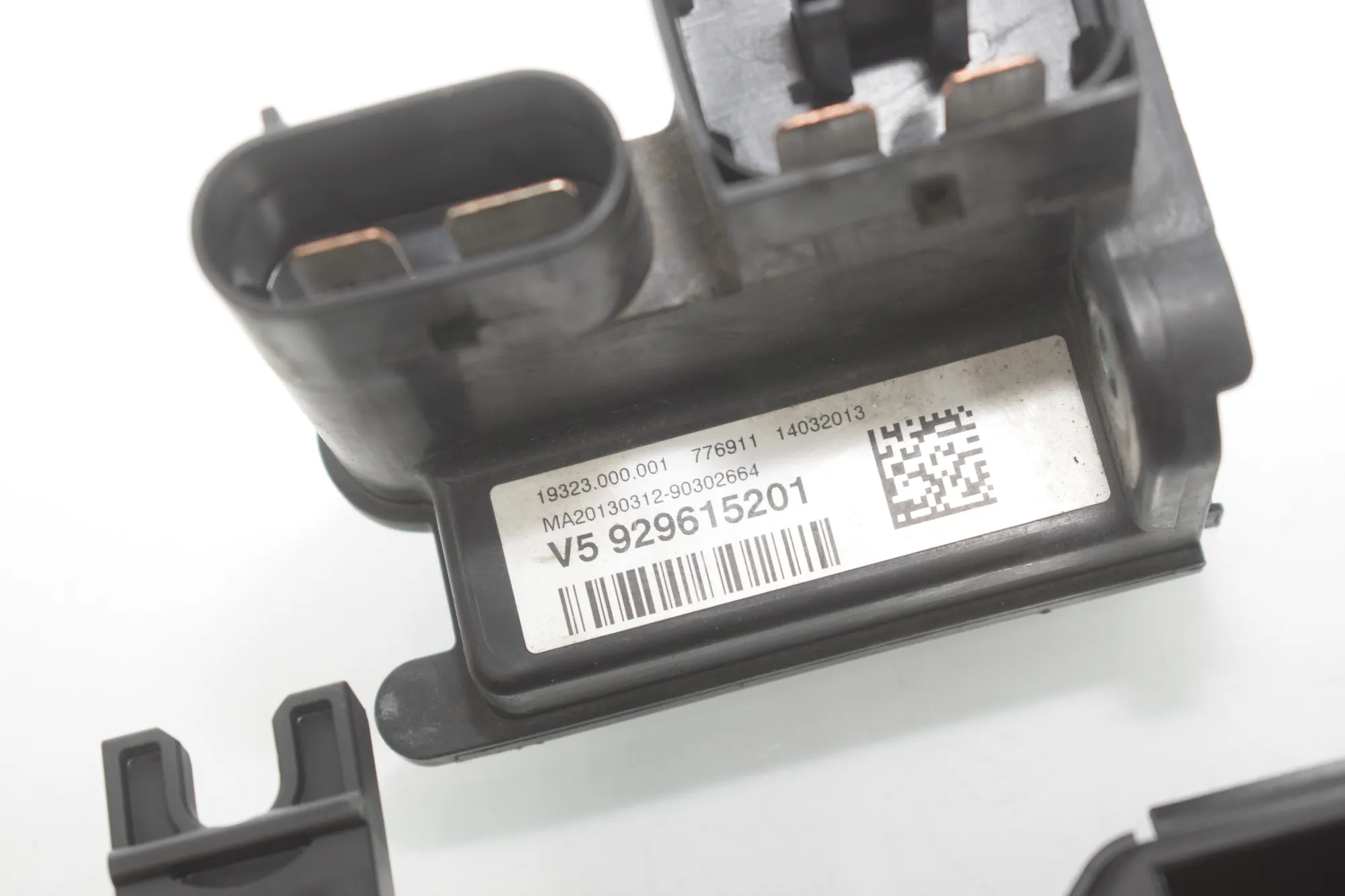 Fuse Box – OEM 9261110 · BMW 3 Touring (F31) 330 d 2013 – 3