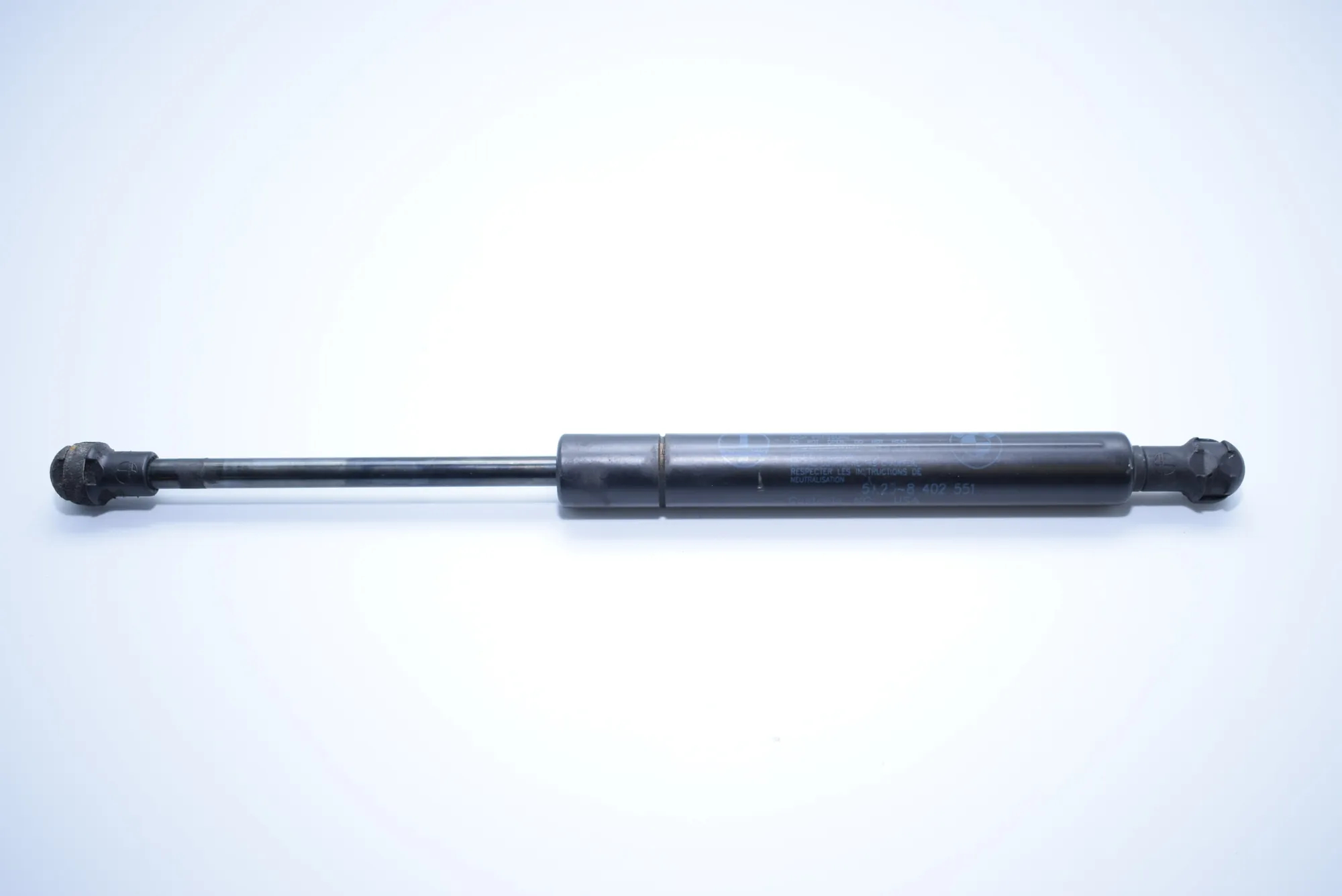 Front Right Bonnet Strut – OEM 8402551 · BMW X5 (E53) 4.4 i 2002 – 9