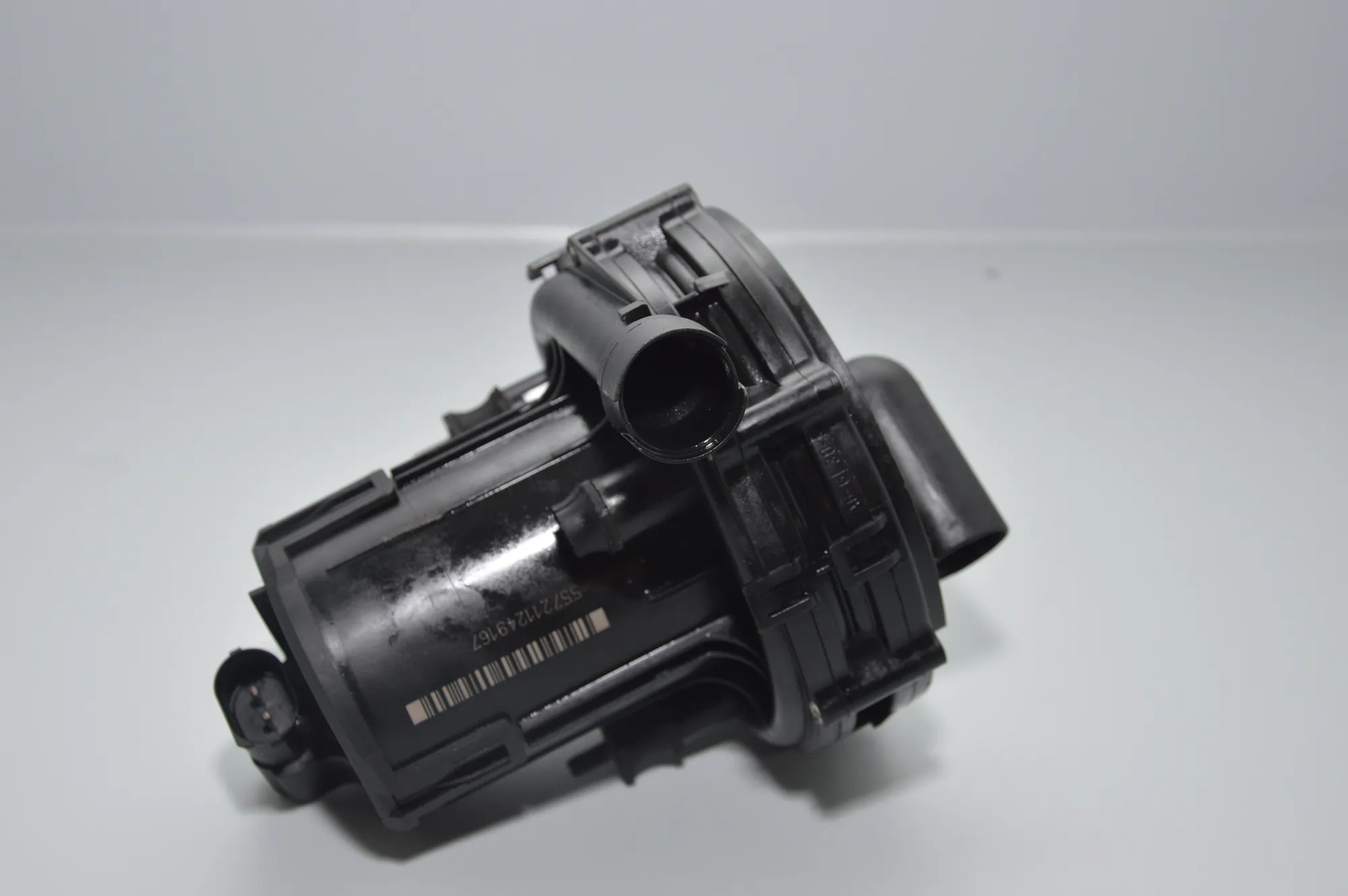 Other Engine Compartment Parts – OEM 1437910 · BMW X5 (E53) 4.4 i 2002