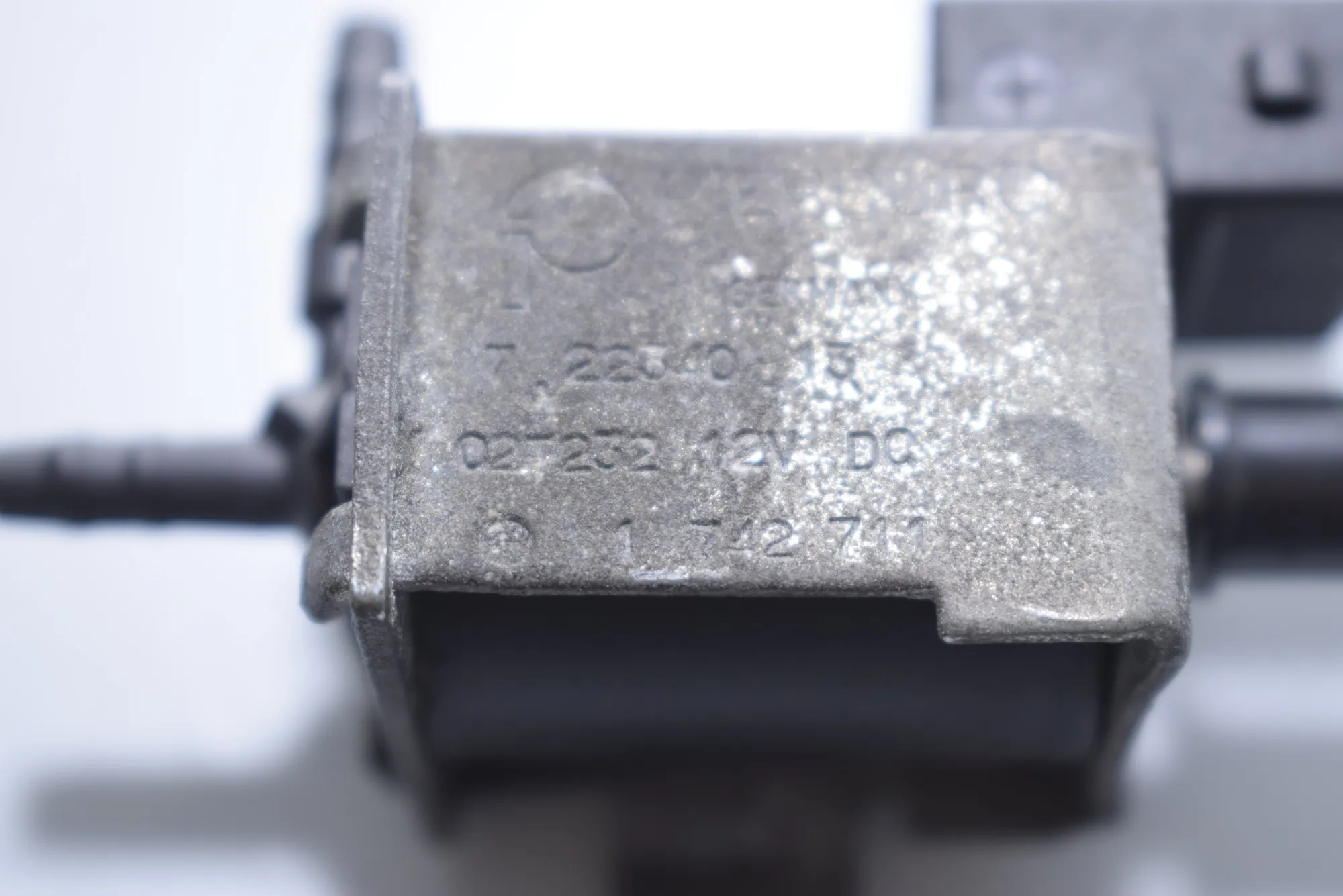 Solenoid Valve – OEM 1742711 · BMW X5 (E53) 4.4 i 2002 – 4