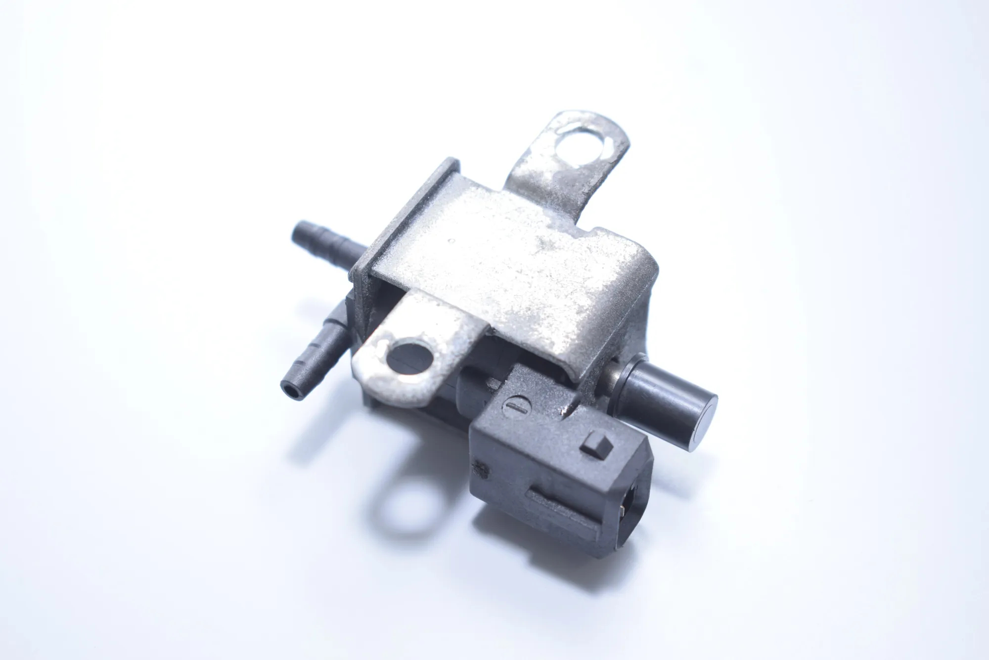Solenoid Valve – OEM 1742711 · BMW X5 (E53) 4.4 i 2002 – 2