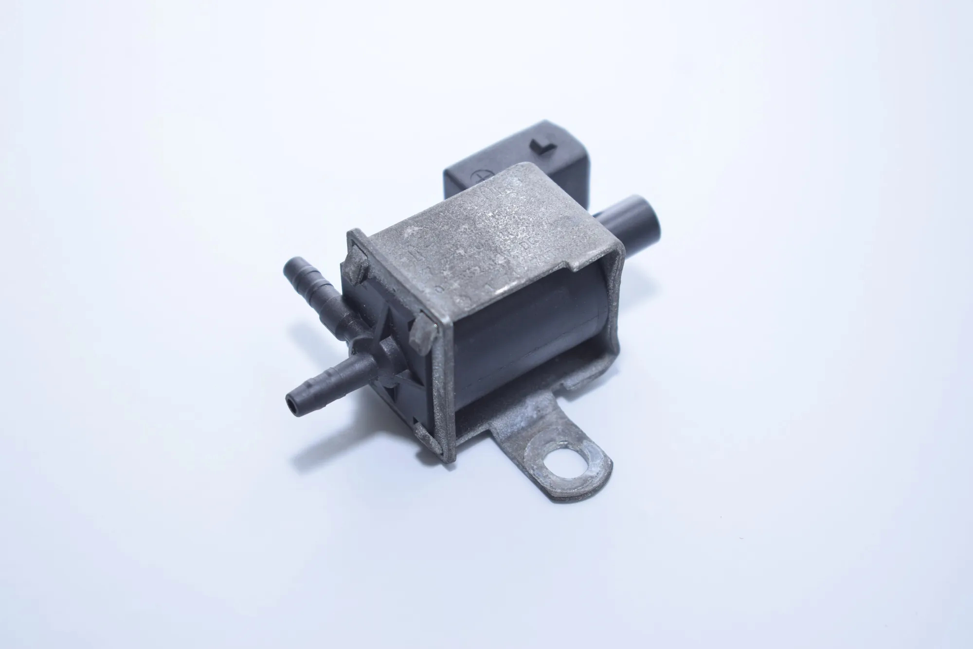 Solenoid Valve – OEM 1742711 · BMW X5 (E53) 4.4 i 2002
