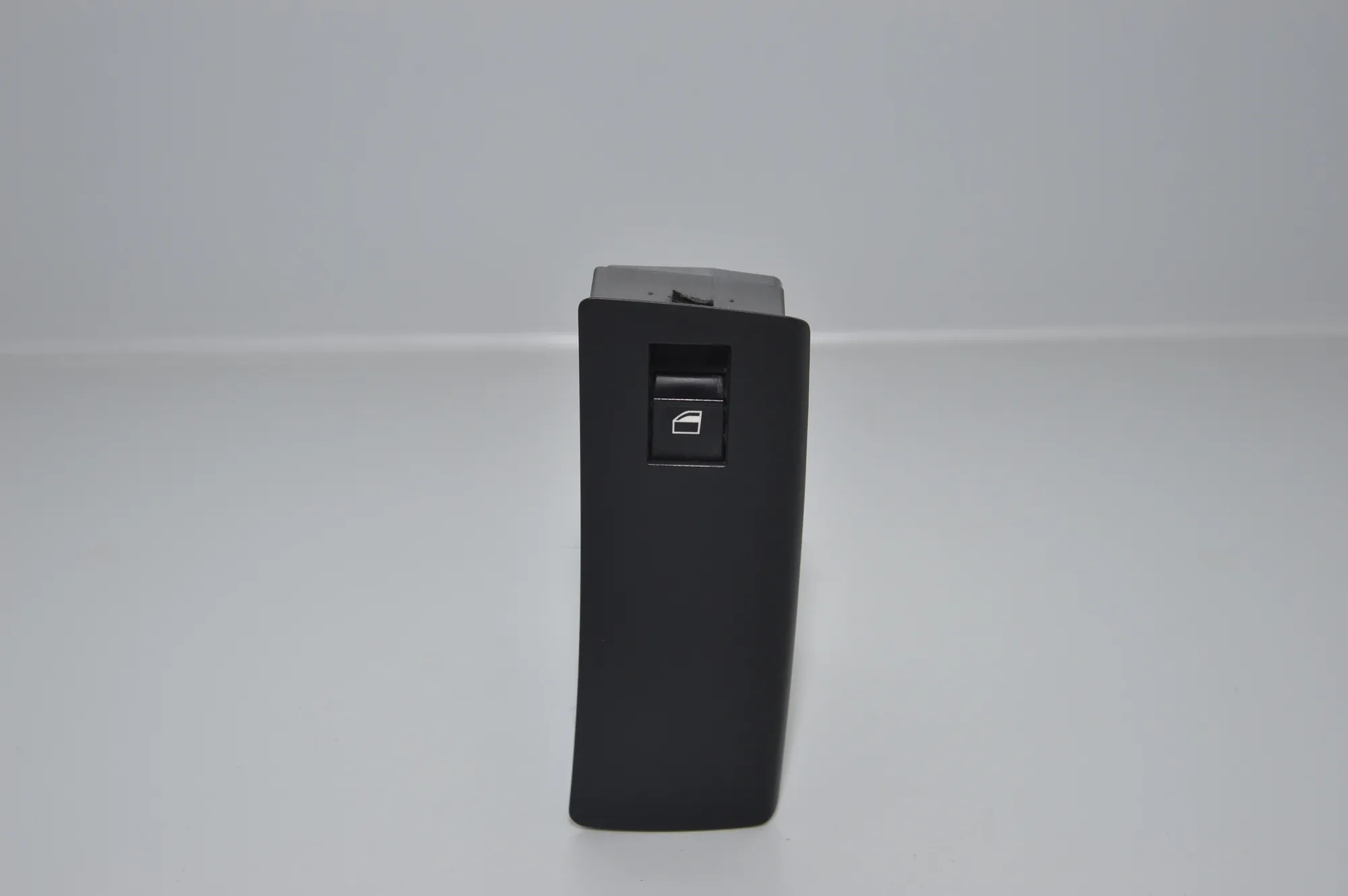 Front Left Door Window Switch – OEM 6925700 · BMW X5 (E53) 4.4 i 2002