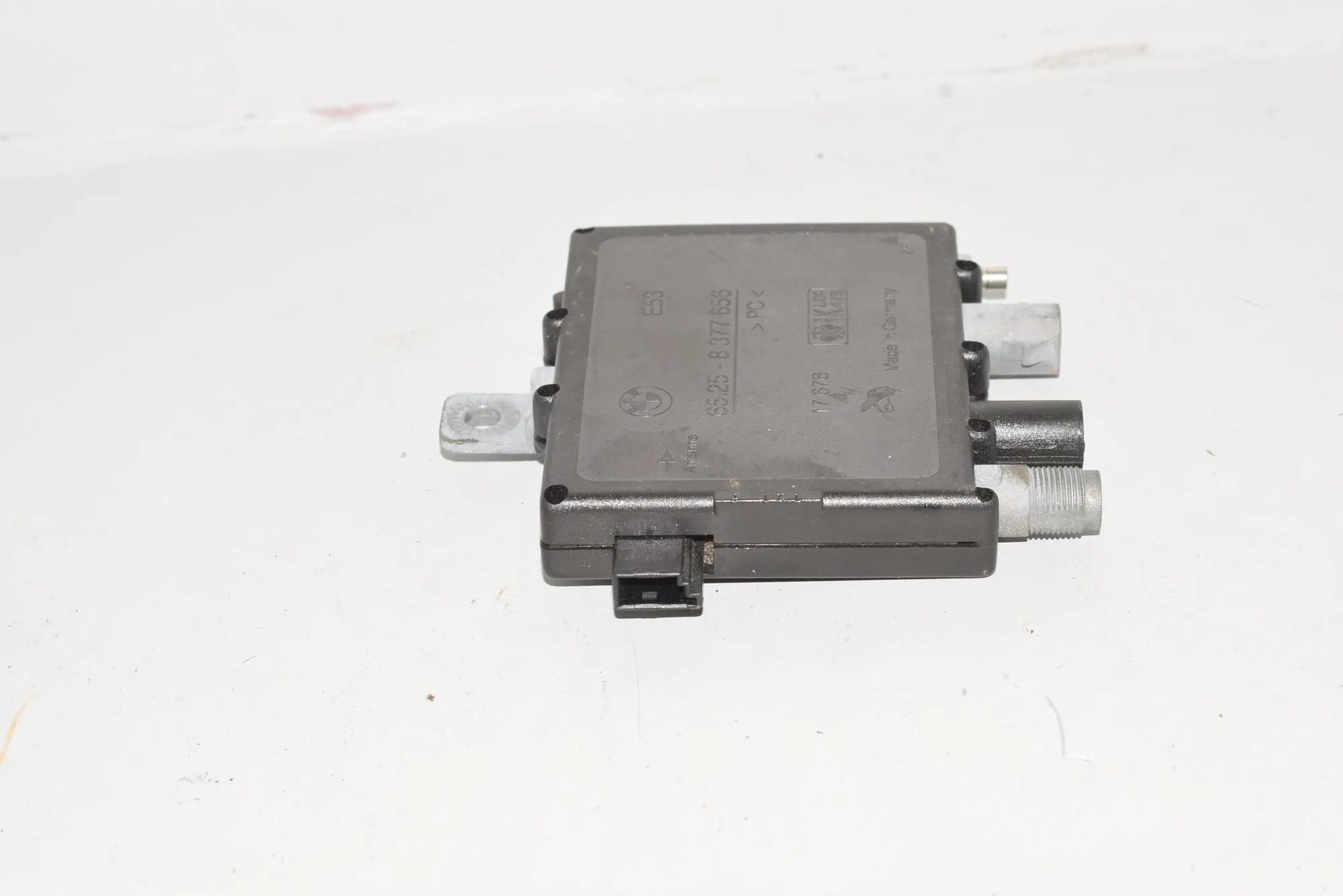 Antenna – OEM 8377656 · BMW X5 (E53) 4.4 i 2001 – 4