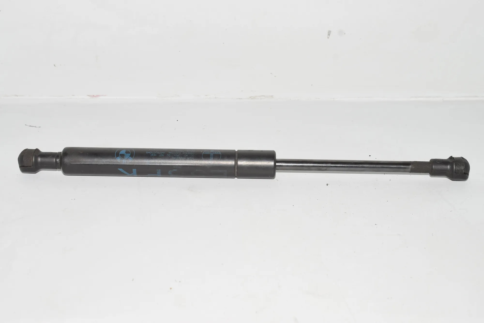 Front Right Bonnet Strut – OEM 8402551 · BMW X5 (E53) 4.4 i 2001