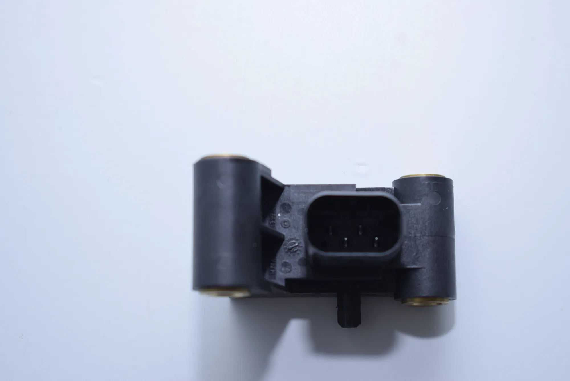 Front Left Impact Sensor – OEM 6977398 · BMW 5 (E60) 523 i 2005 – 3