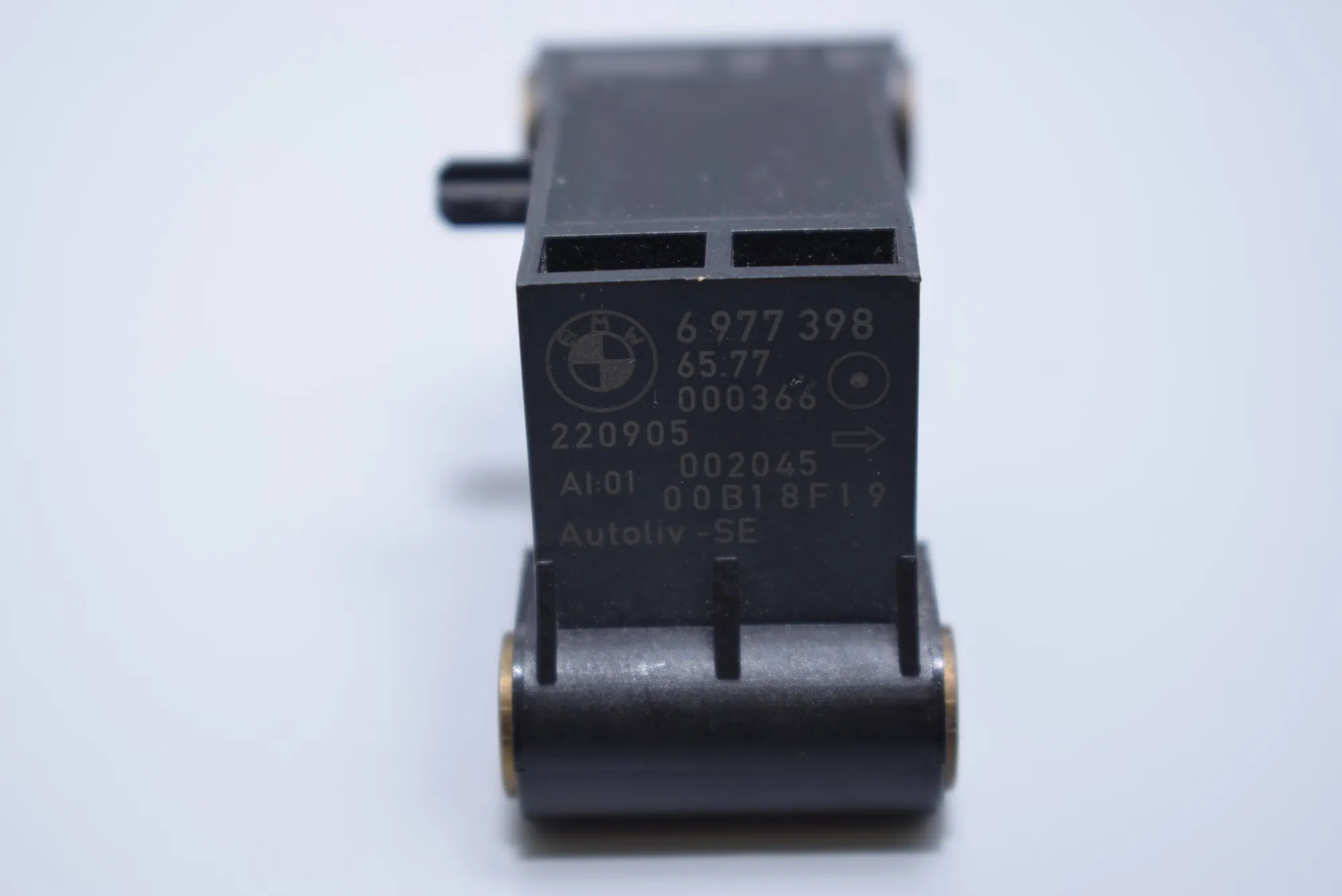 Front Left Impact Sensor – OEM 6977398 · BMW 5 (E60) 523 i 2005 – 3
