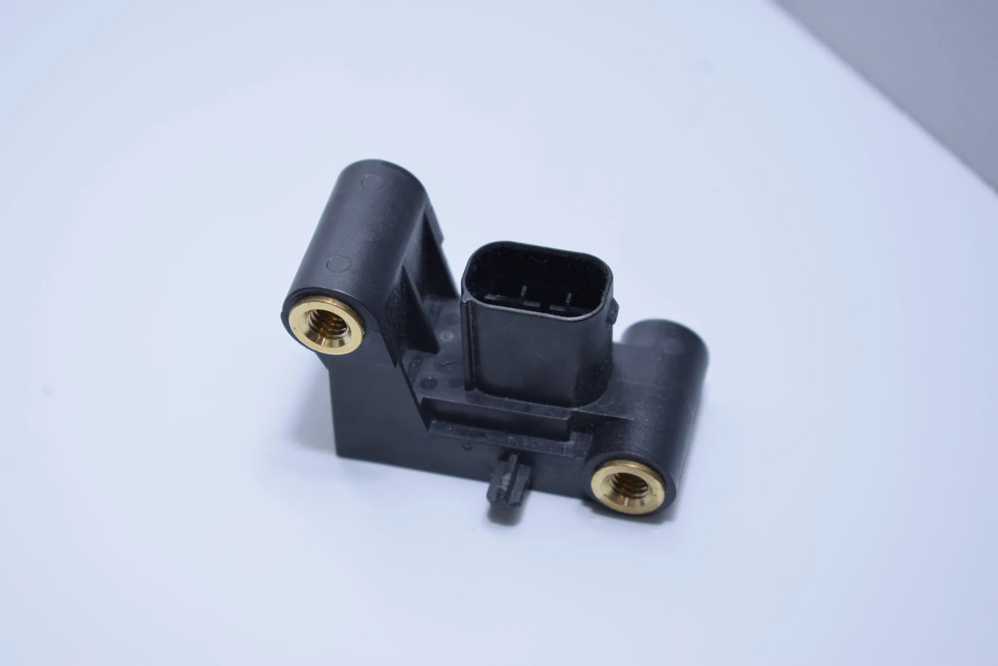 Front Left Impact Sensor – OEM 6977398 · BMW 5 (E60) 523 i 2005 – 4
