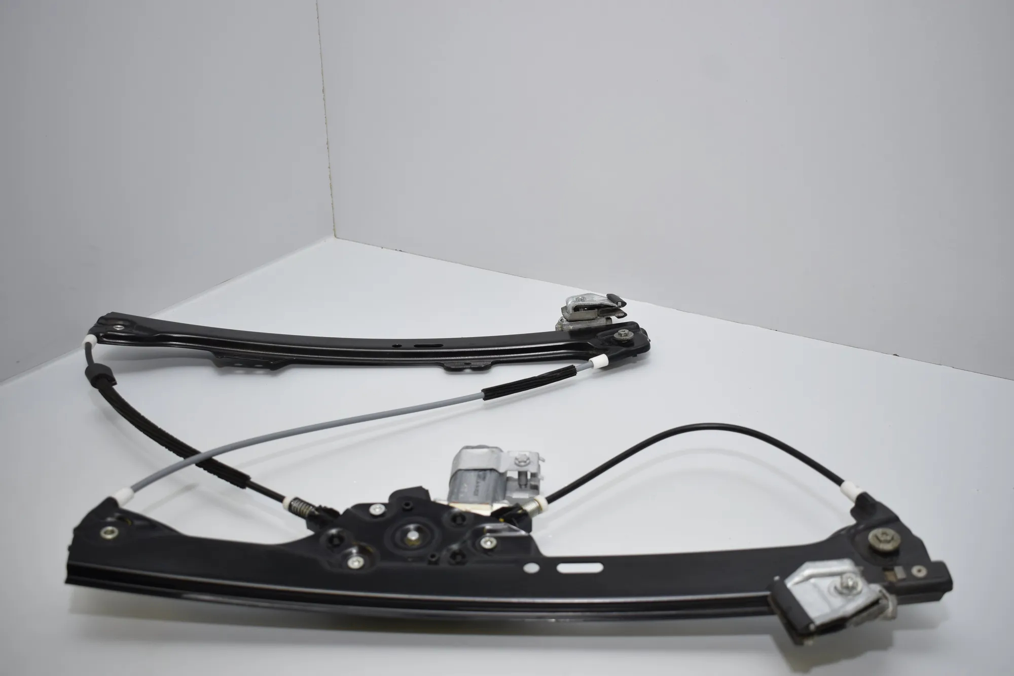 Front Right Door Window Regulator – OEM 7075668 · BMW 5 (E60) 523 i 2005