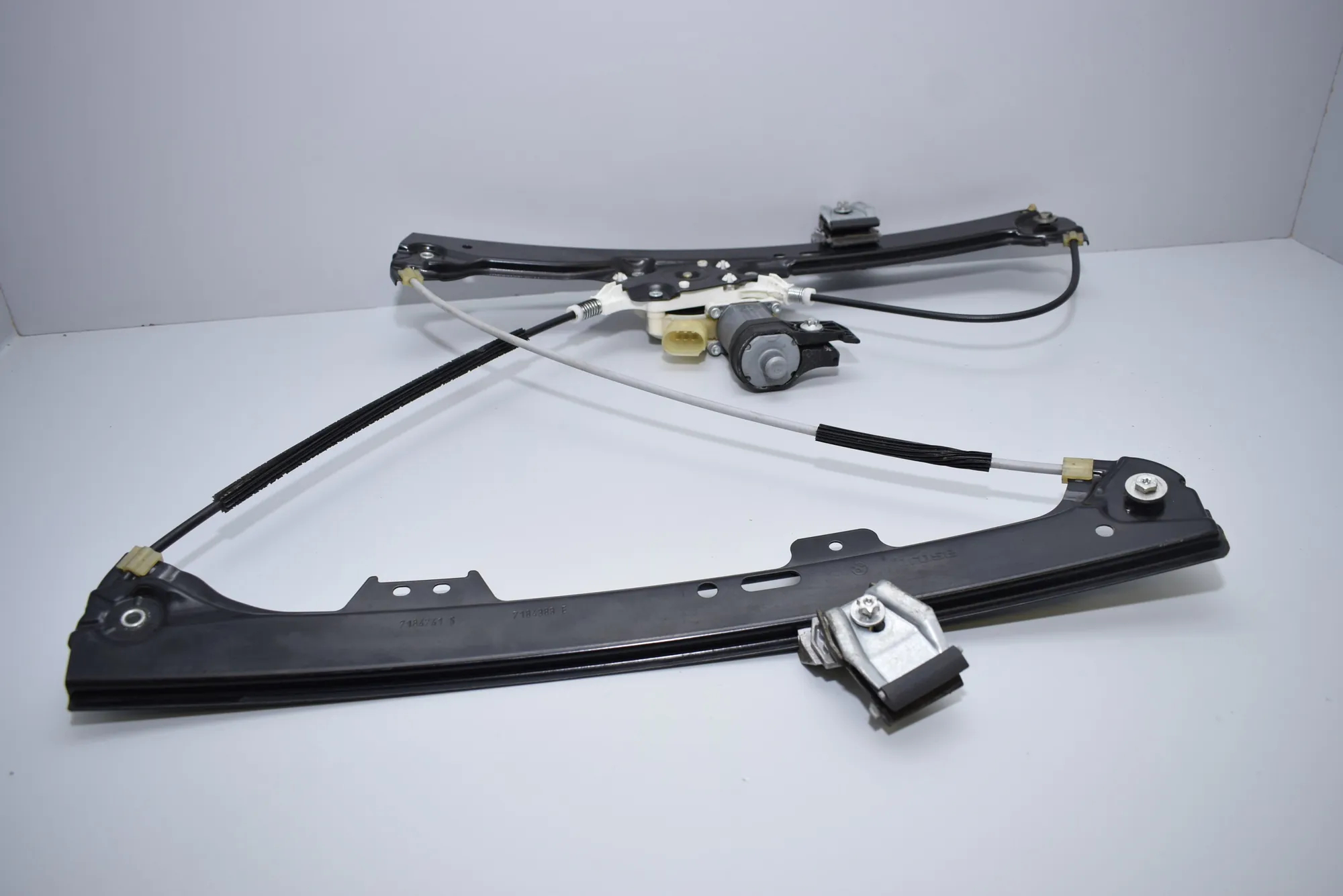 Front Left Door Window Regulator – OEM 7184741 · BMW 5 (E60) 523 i 2005 – 5
