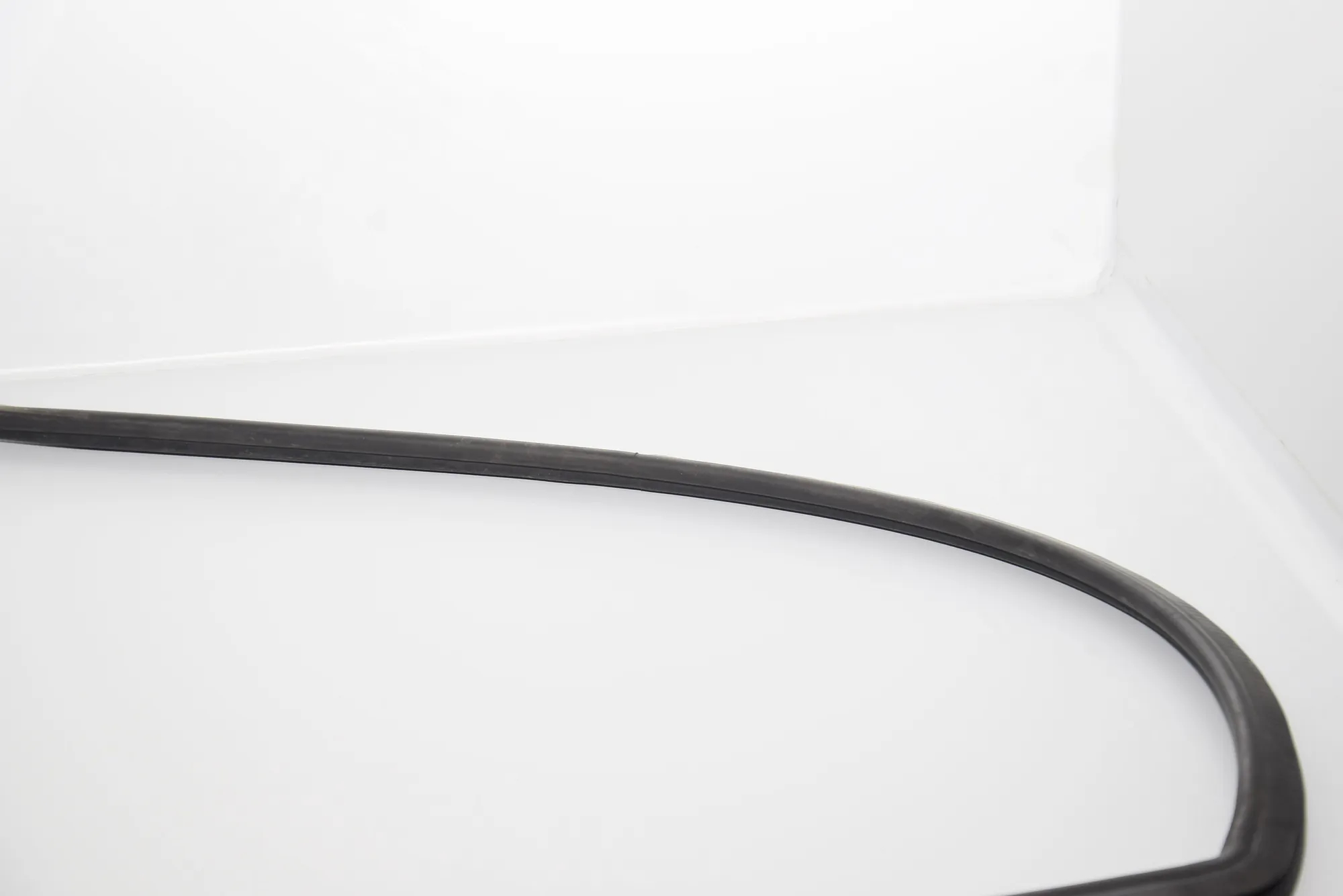 Tailgate Rubber Seal – OEM 7311995 · BMW i3 (I01) Hybrid 2017 – 3