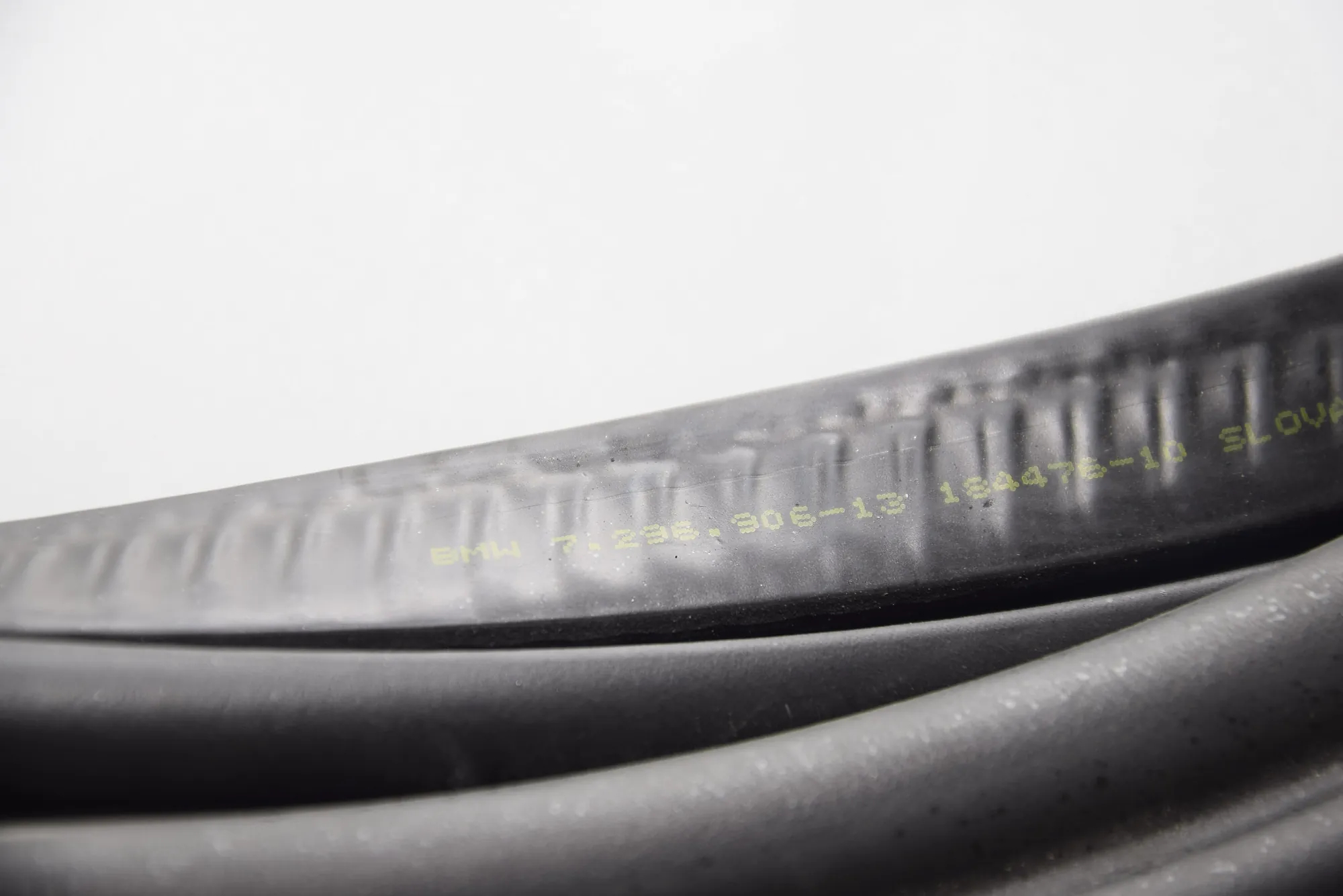 Tailgate Rubber Seal – OEM 7296906 · BMW i3 (I01) Hybrid 2017 – 5