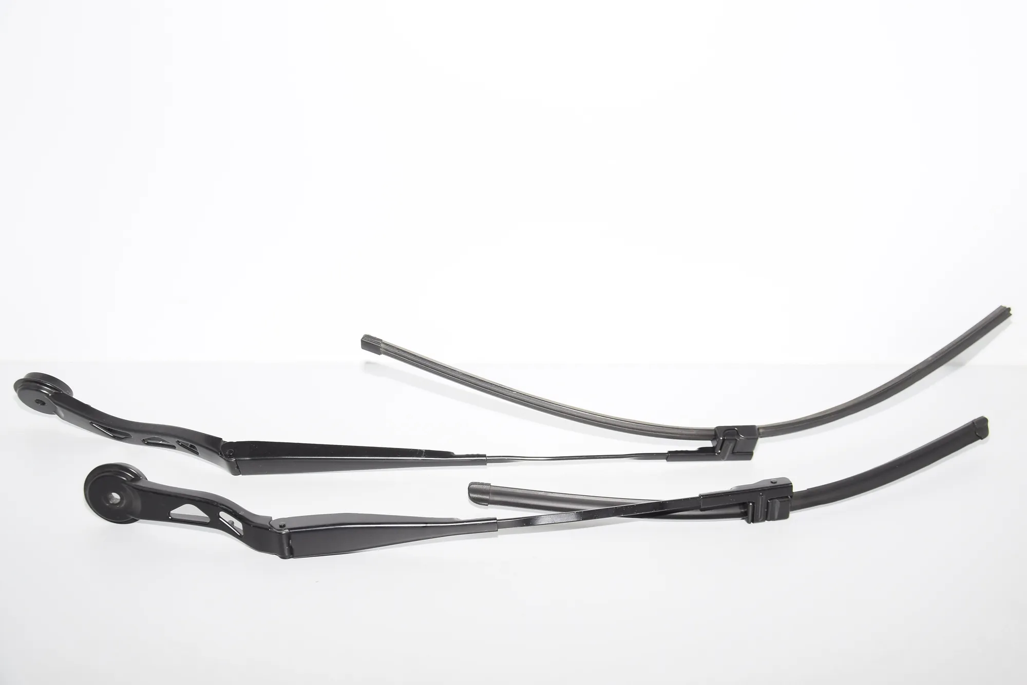 Front Wiper Arms – OEM 7322167 · BMW i3 (I01) Hybrid 2017