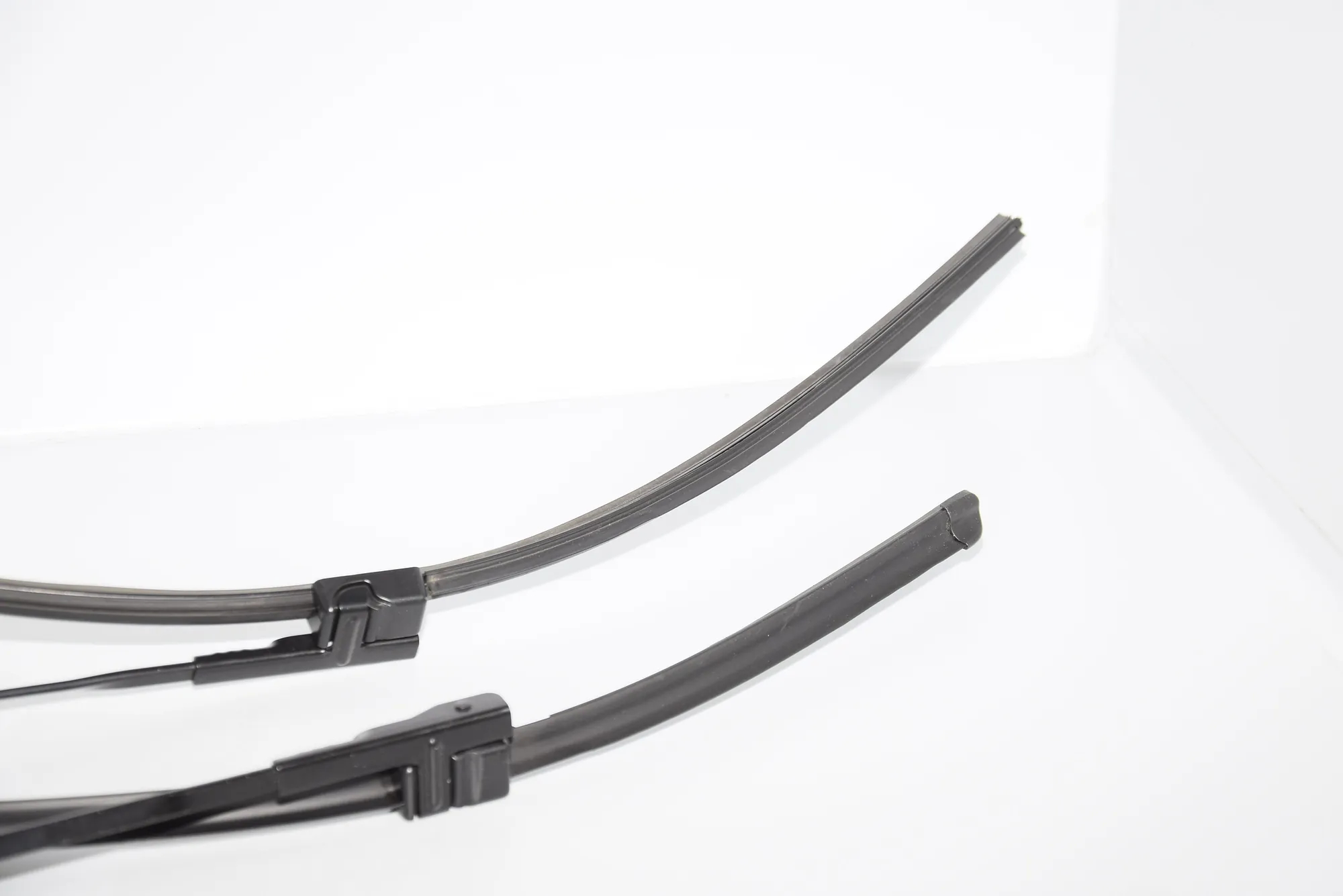 Front Wiper Arms – OEM 7322167 · BMW i3 (I01) Hybrid 2017 – 2