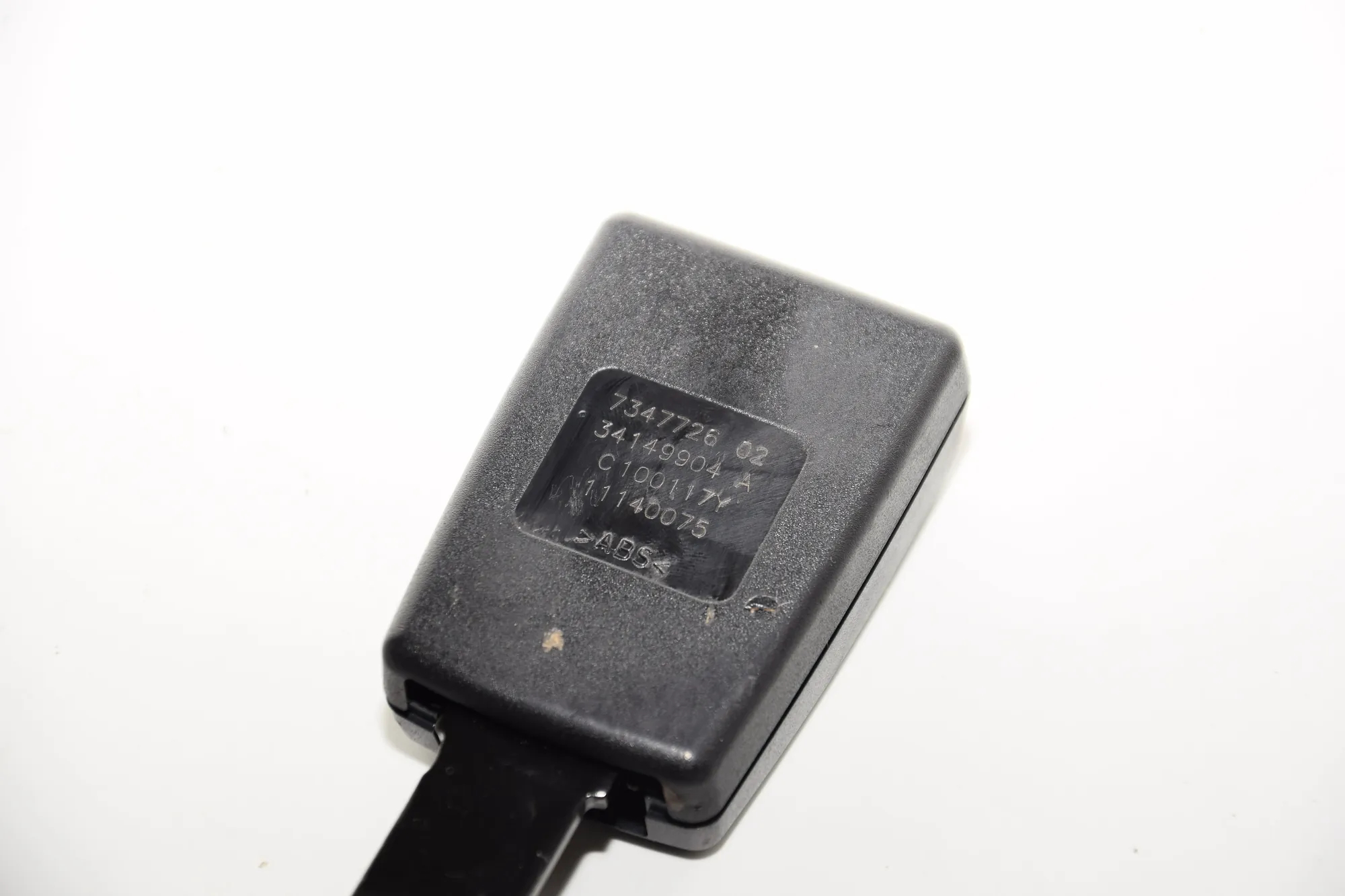 Rear Right Seat Buckle – OEM 7347726 · BMW i3 (I01) Hybrid 2017 – 4