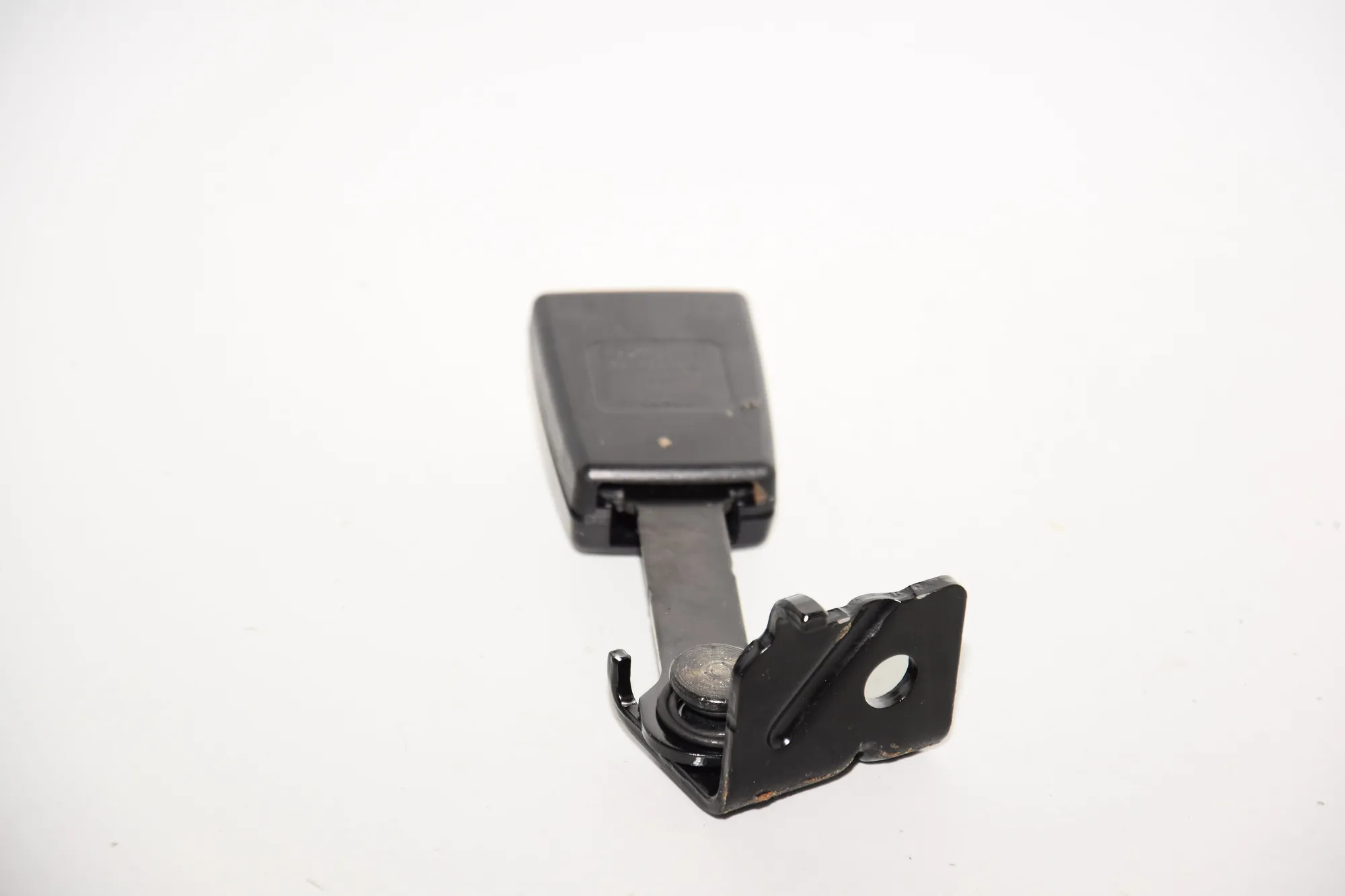 Rear Right Seat Buckle – OEM 7347726 · BMW i3 (I01) Hybrid 2017