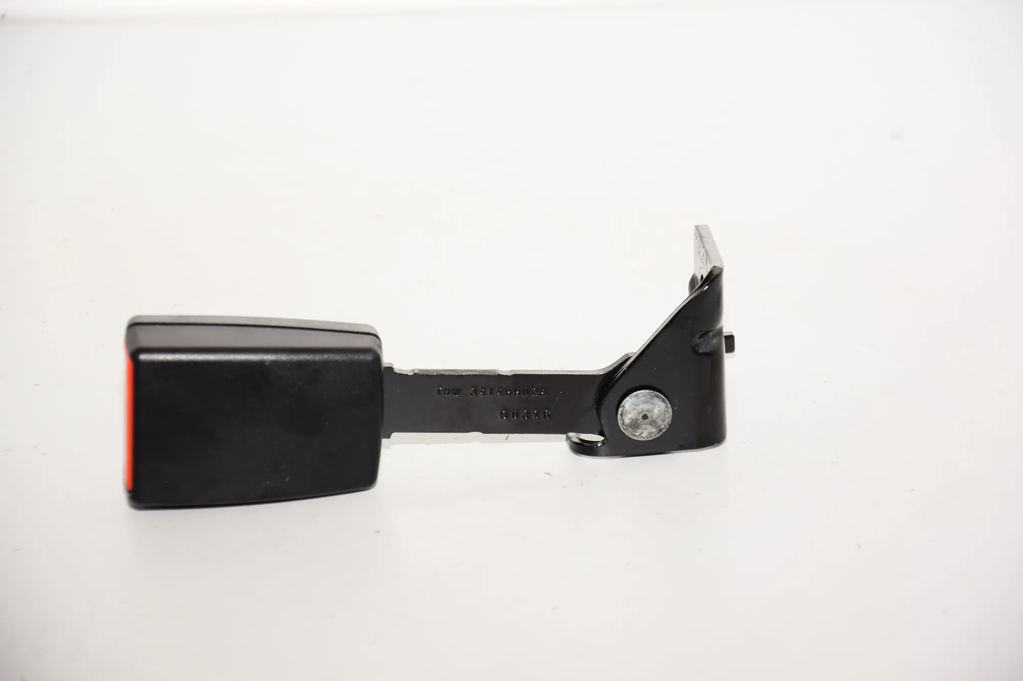 Rear Left Seat Buckle – OEM 7347725 · BMW i3 (I01) Hybrid 2017 – 3