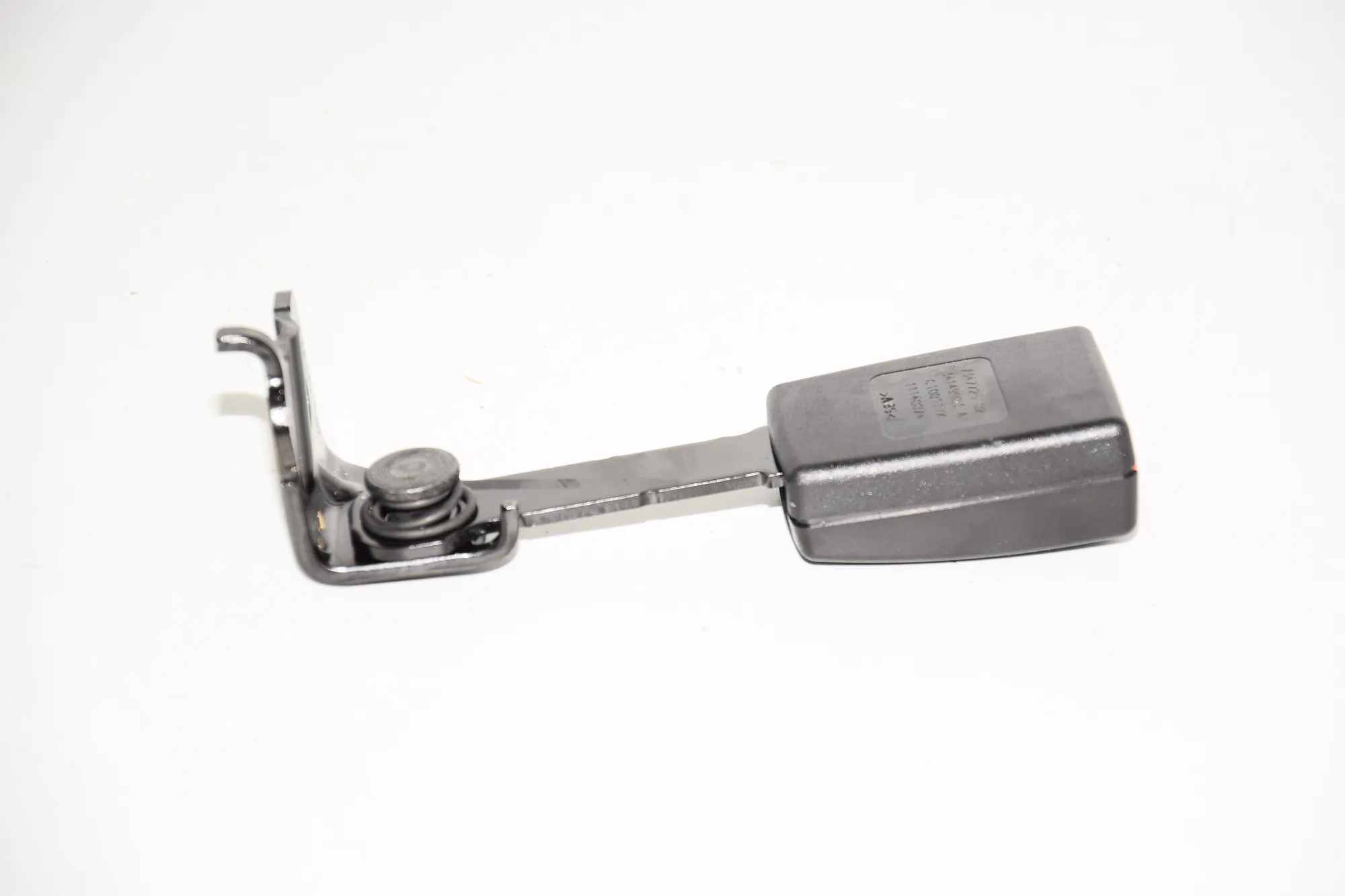 Rear Left Seat Buckle – OEM 7347725 · BMW i3 (I01) Hybrid 2017