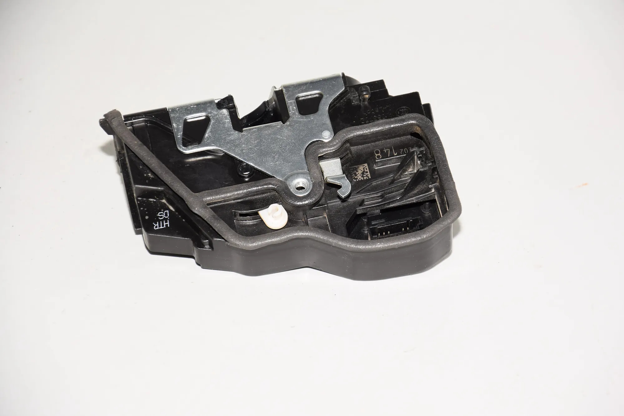 Rear Right Door Lock – OEM 7202148 · BMW 5 Touring (F11) BMW 5 Touring (F11) 2011 – 2