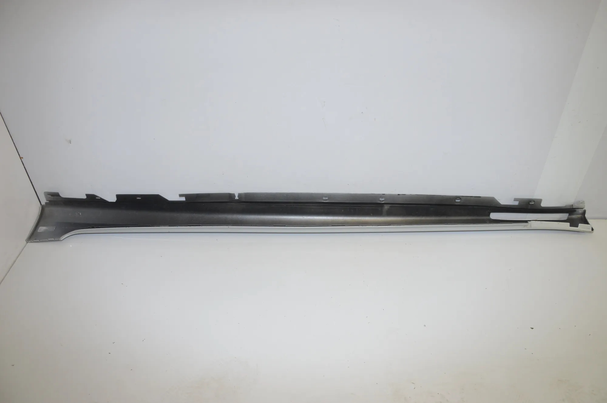 Right Side Plastic Sideskirt Cover – OEM 8059980 · BMW 7 (G11, G12) BMW 7 (G11, G12) 2016 – 5