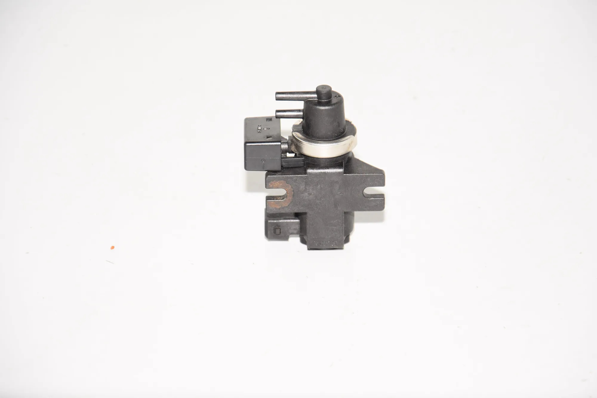 Solenoid Valve – OEM 2247906 · BMW 5 (E39) BMW 5 (E39) 530 d 2001