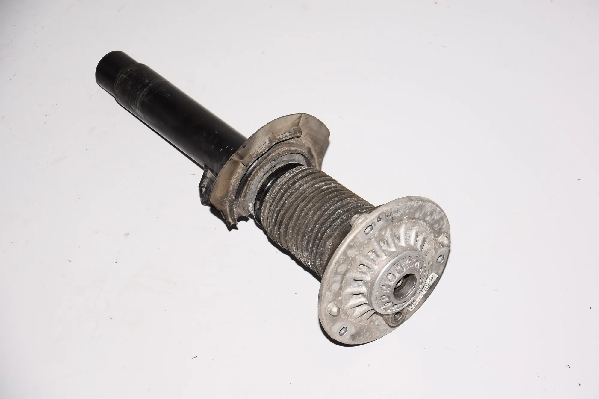 Front Left Shock Absorber – OEM 6850903 · BMW 4 Coupe (F32, F82) BMW 4 Coupe (F32, F82) 435 i 2014 – 2