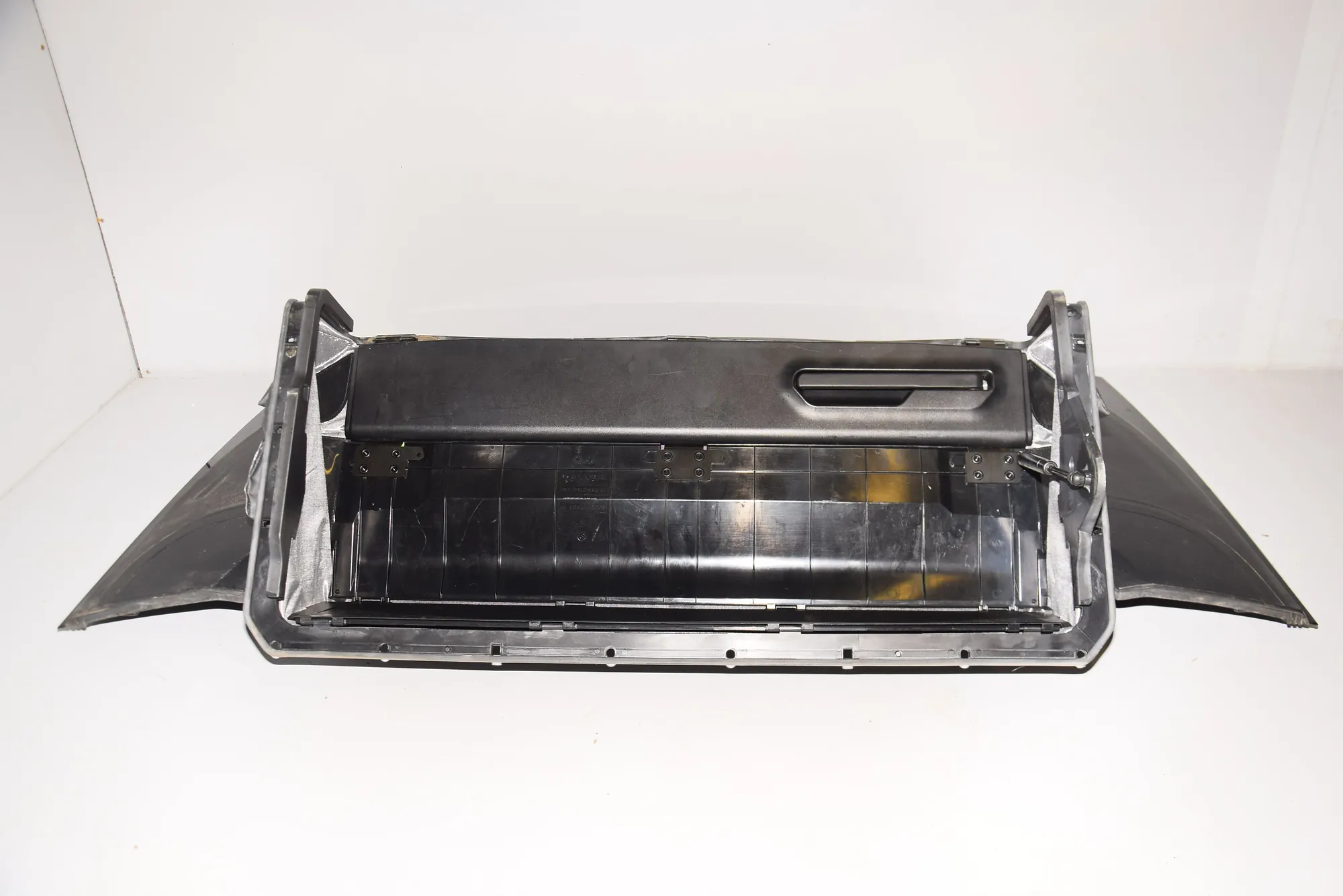 Tailgate Bootlid – OEM 8236837 · BMW 6 Cabrio (E64) BMW 6 Cabrio (E64) 2008 – 5