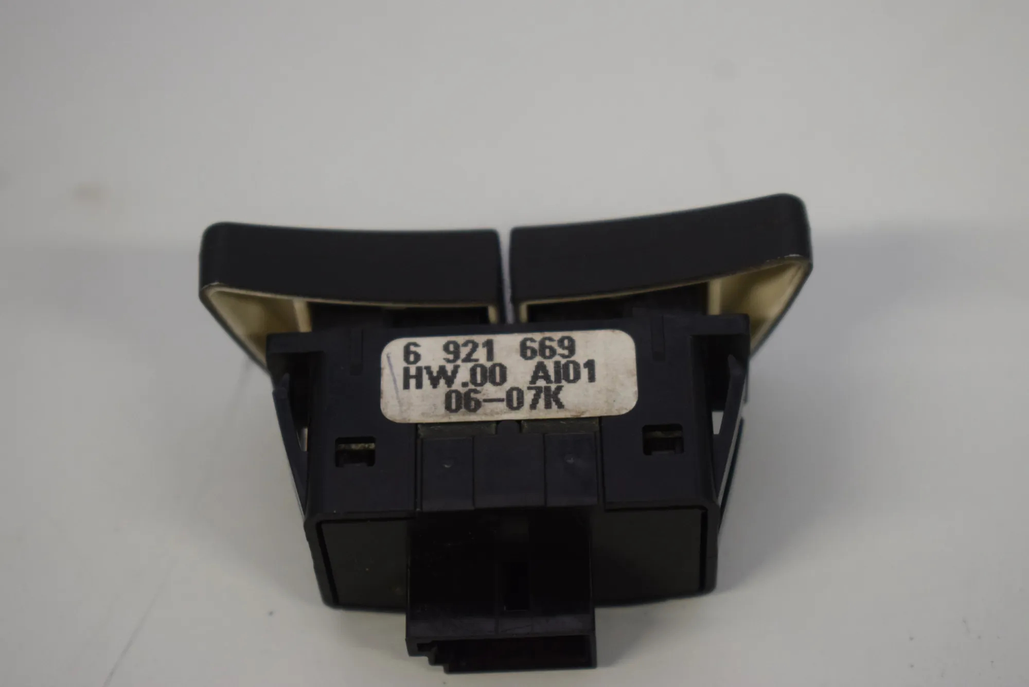 Switches – OEM 6921669 · BMW 5 (E60) BMW 5 (E60) 2007 – 6