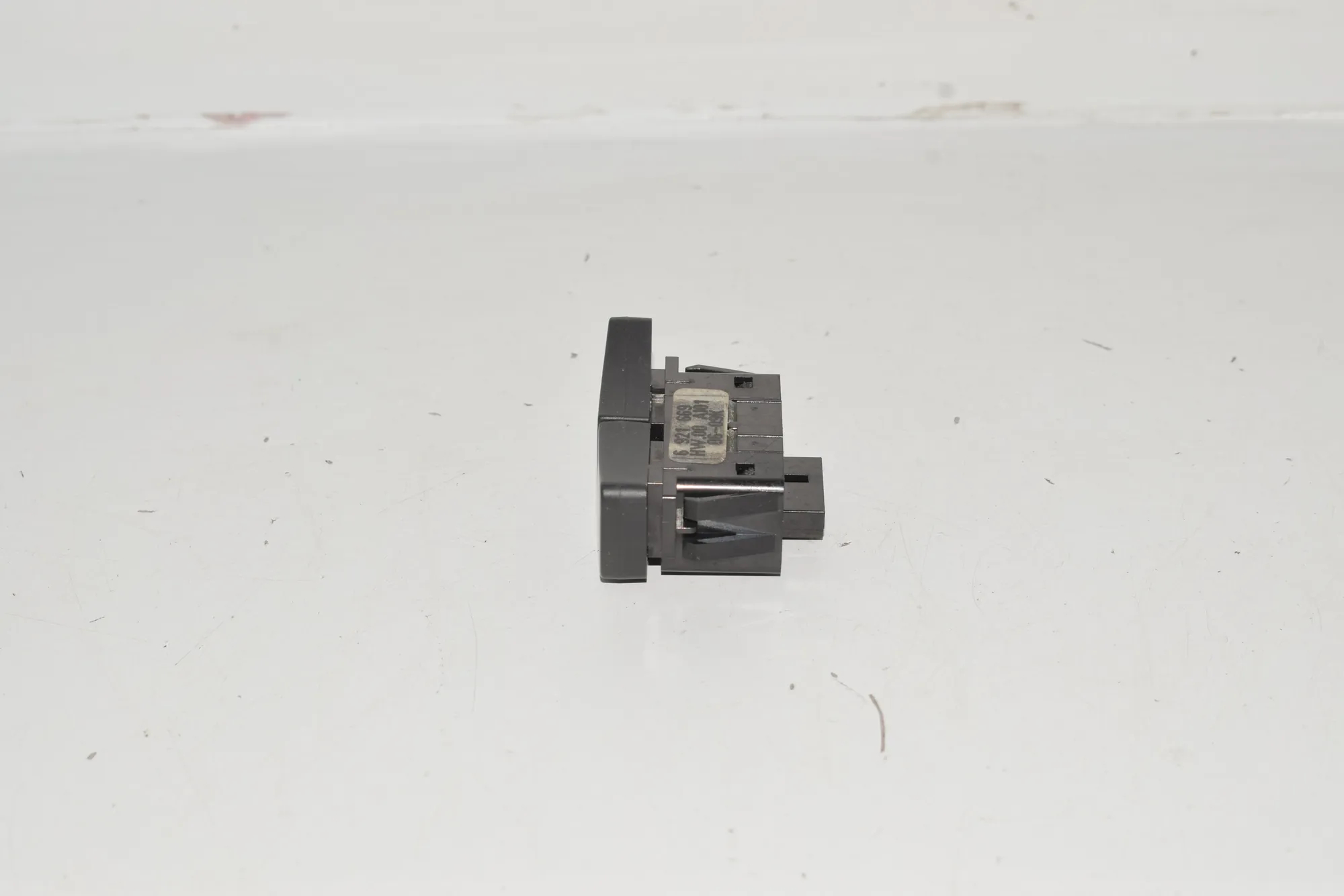 Switches – OEM 6921669 · BMW 5 (E60) BMW 5 (E60) 2007 – 2