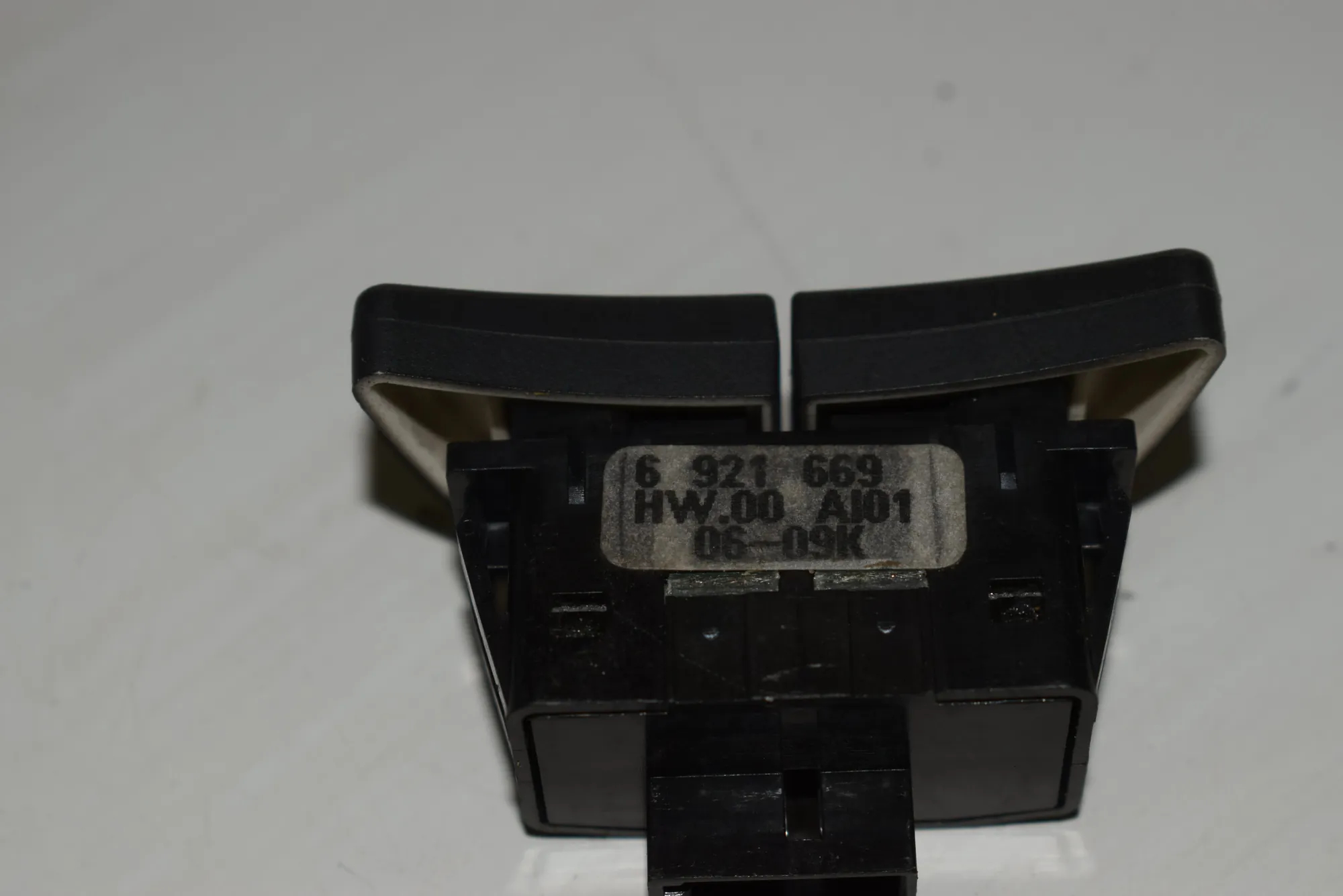 Switches – OEM 6921669 · BMW 5 (E60) BMW 5 (E60) 2007 – 6