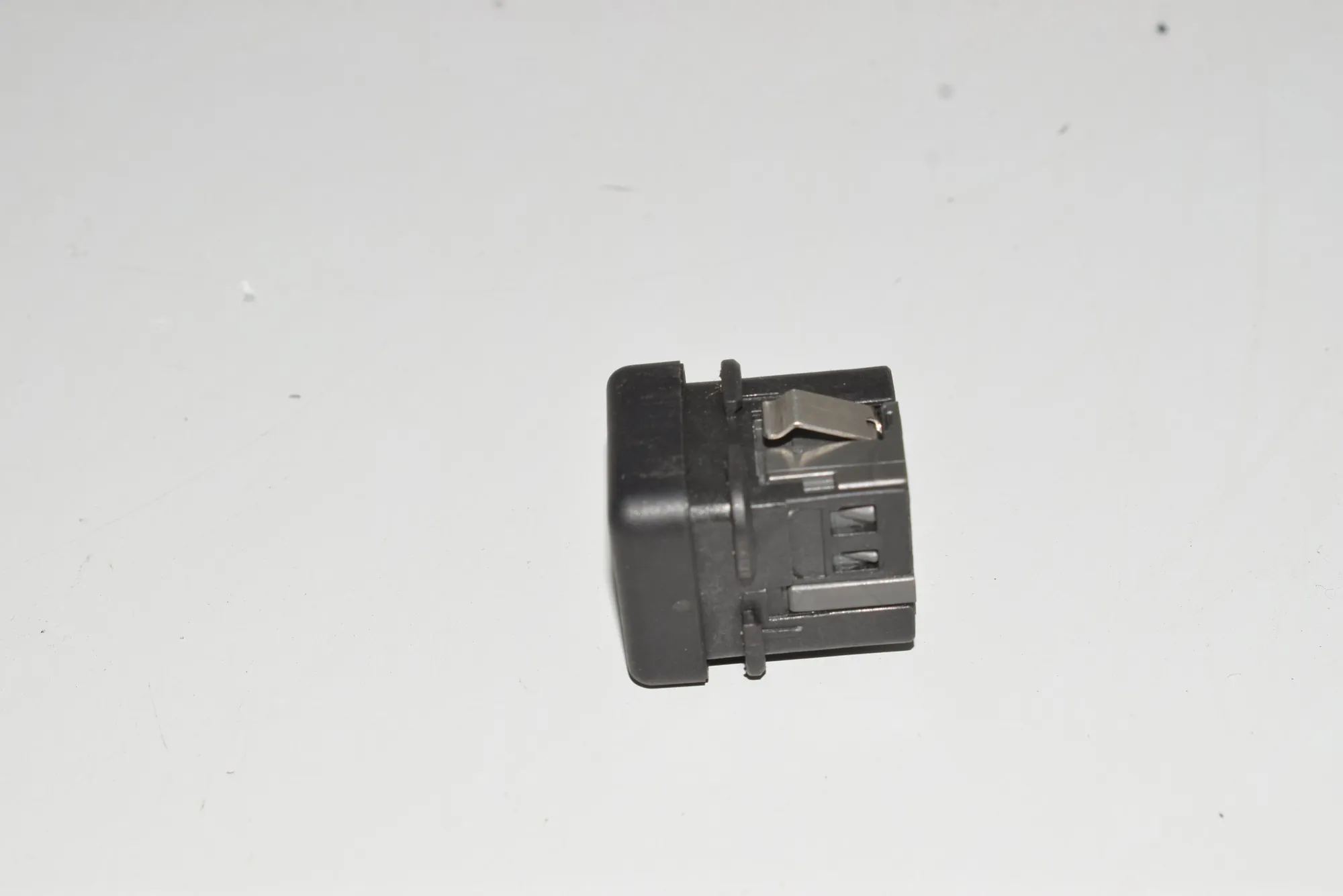 Switches – OEM 8360828 · BMW 5 (E39) BMW 5 (E39) 2001 – 2