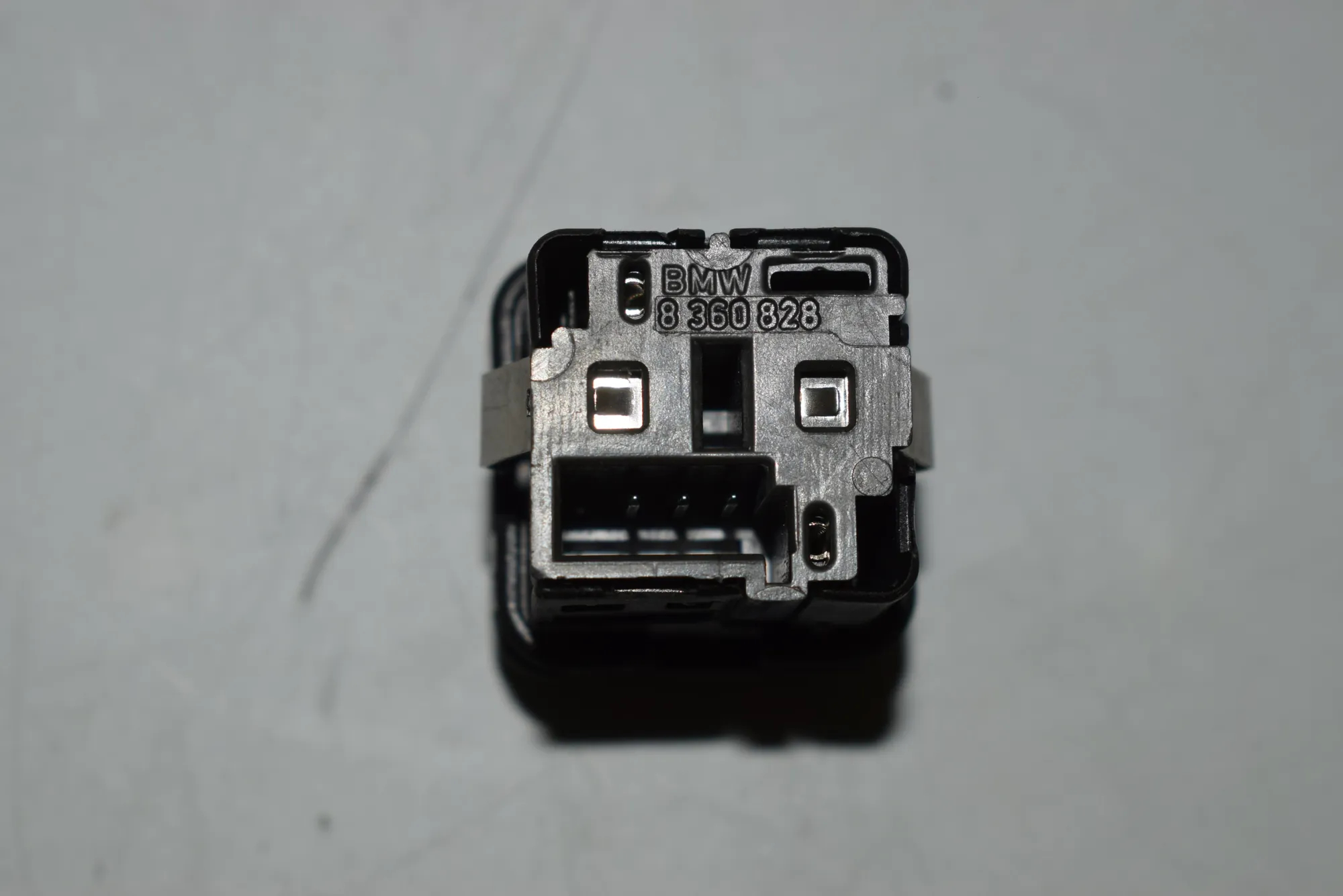 Switches – OEM 8360828 · BMW 5 (E39) BMW 5 (E39) 2001 – 5