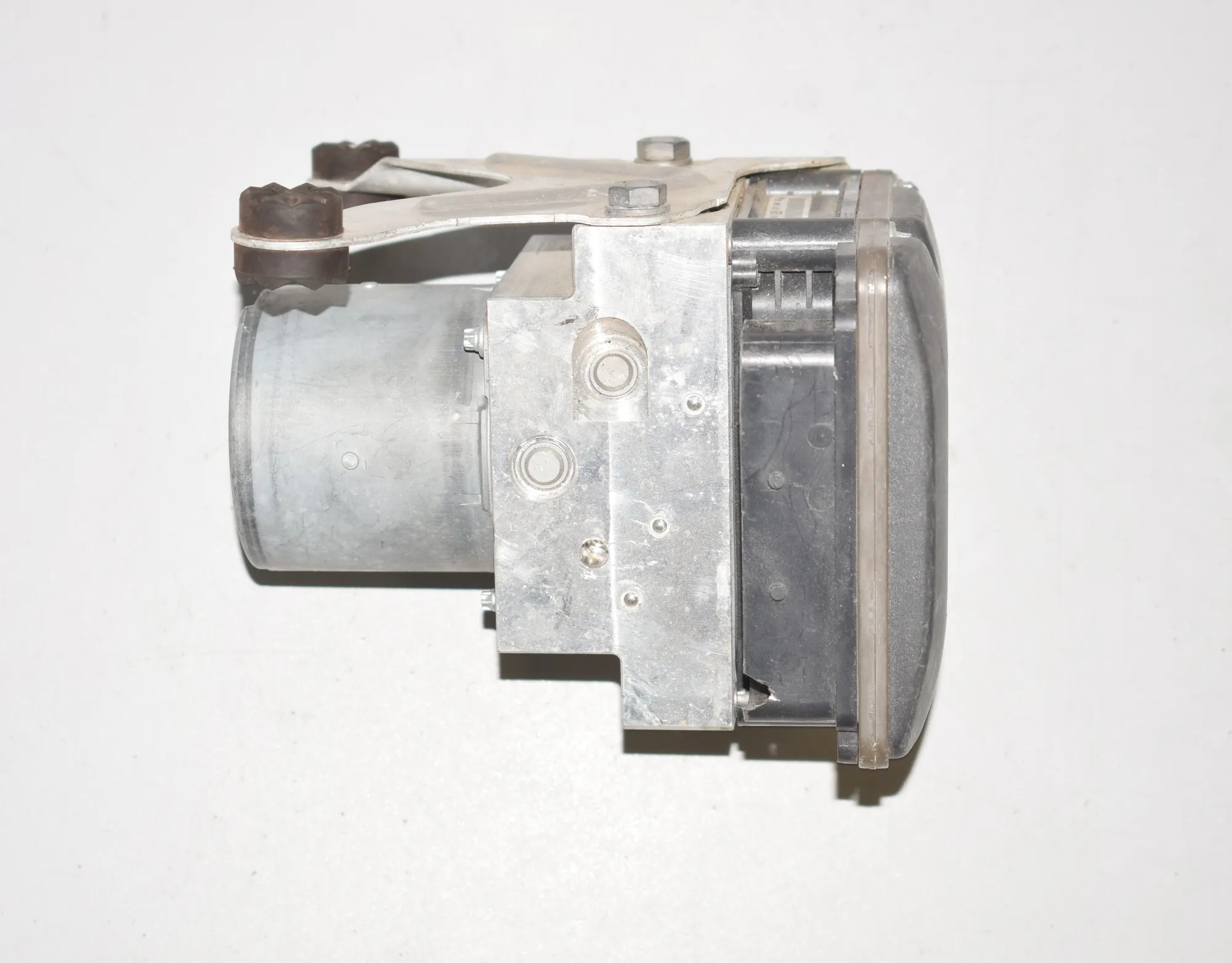 ABS Pump – OEM 6851374 · BMW 5 (F10) BMW 5 (F10) 2011 – 4