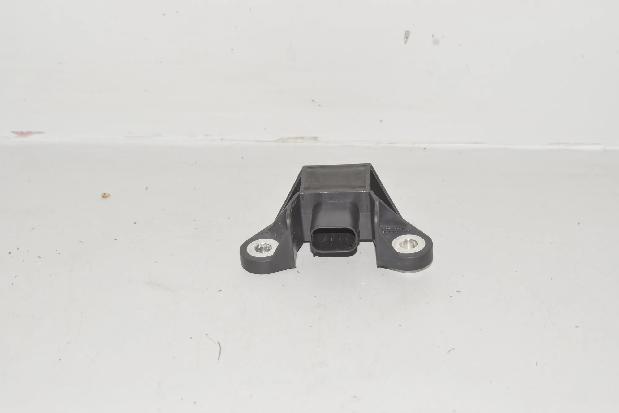 Rear Right Impact Sensor – OEM 9159310 · BMW 7 (F01, F02) BMW 7 (F01, F02) 2012