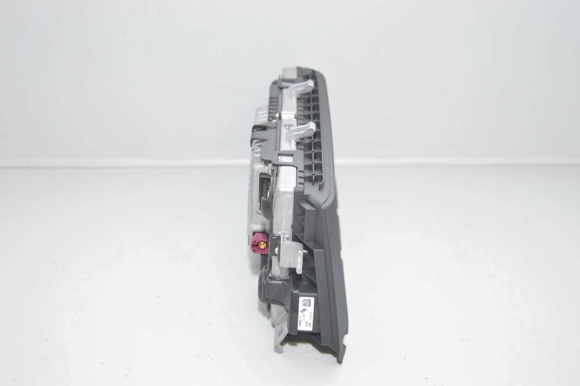 Navigation Screen Display – OEM 9203047 · BMW 7 (F01, F02) BMW 7 (F01, F02) 2008 – 2