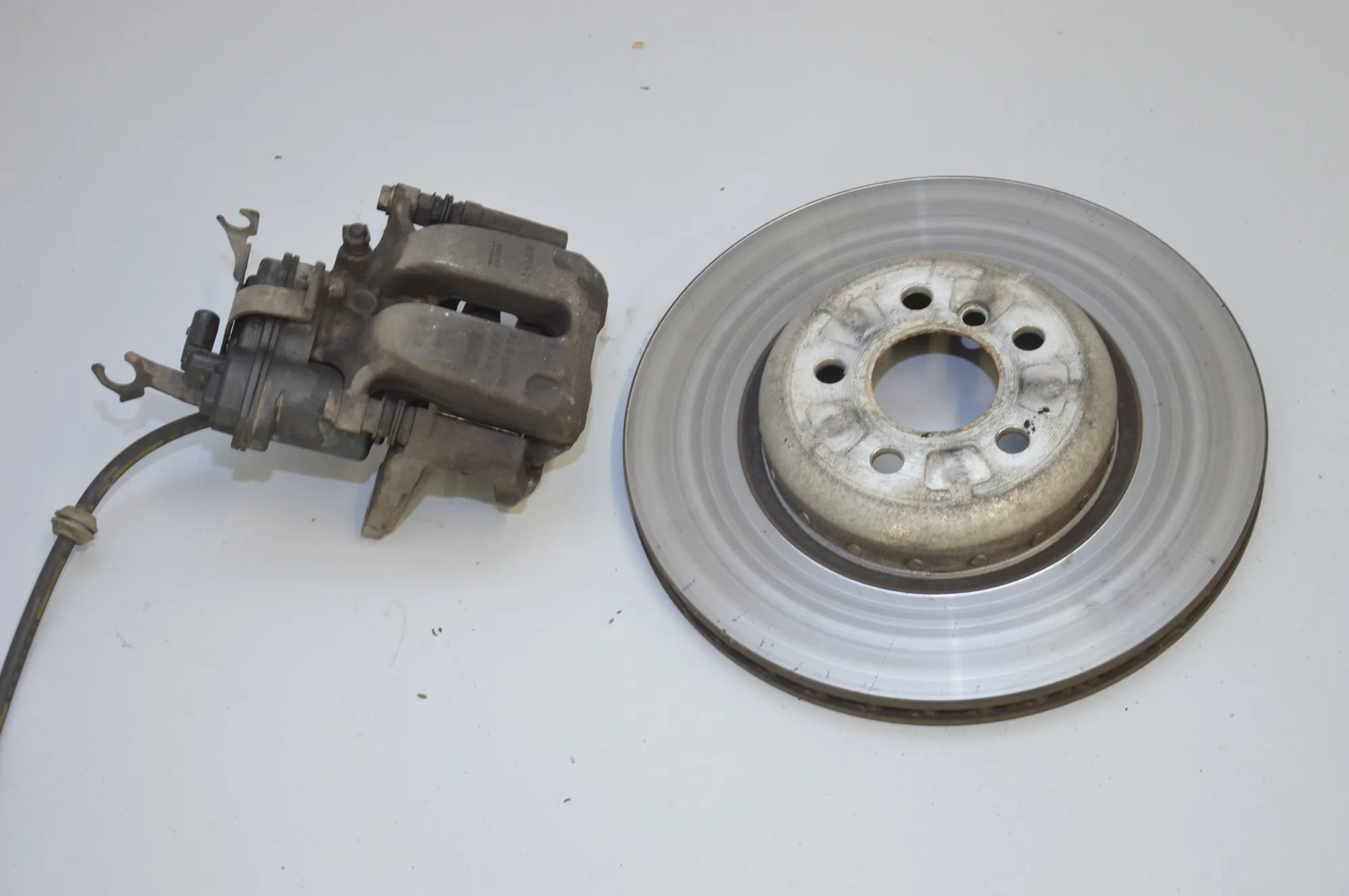 Brake Calipers And Disc Kit – OEM NA · BMW 7 (G11, G12) BMW 7 (G11, G12) 730 d, Ld xDrive 2016 – 3