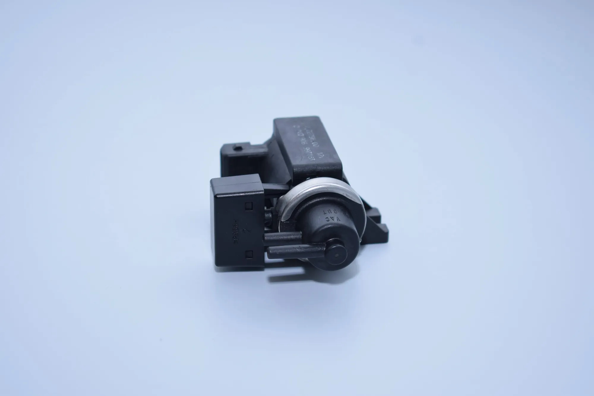 Solenoid Valve – OEM 2247906 · BMW 5 Touring (E39) 530 d 1999