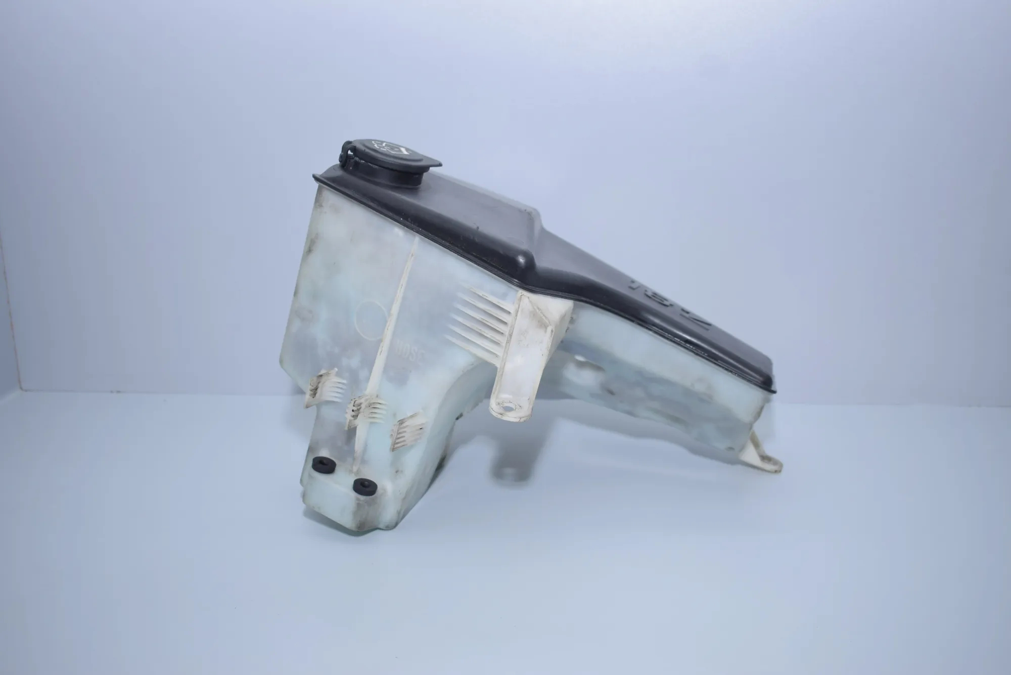 Window Washer Tank – OEM 8252738 · BMW X5 (E53) 3.0 d 2001