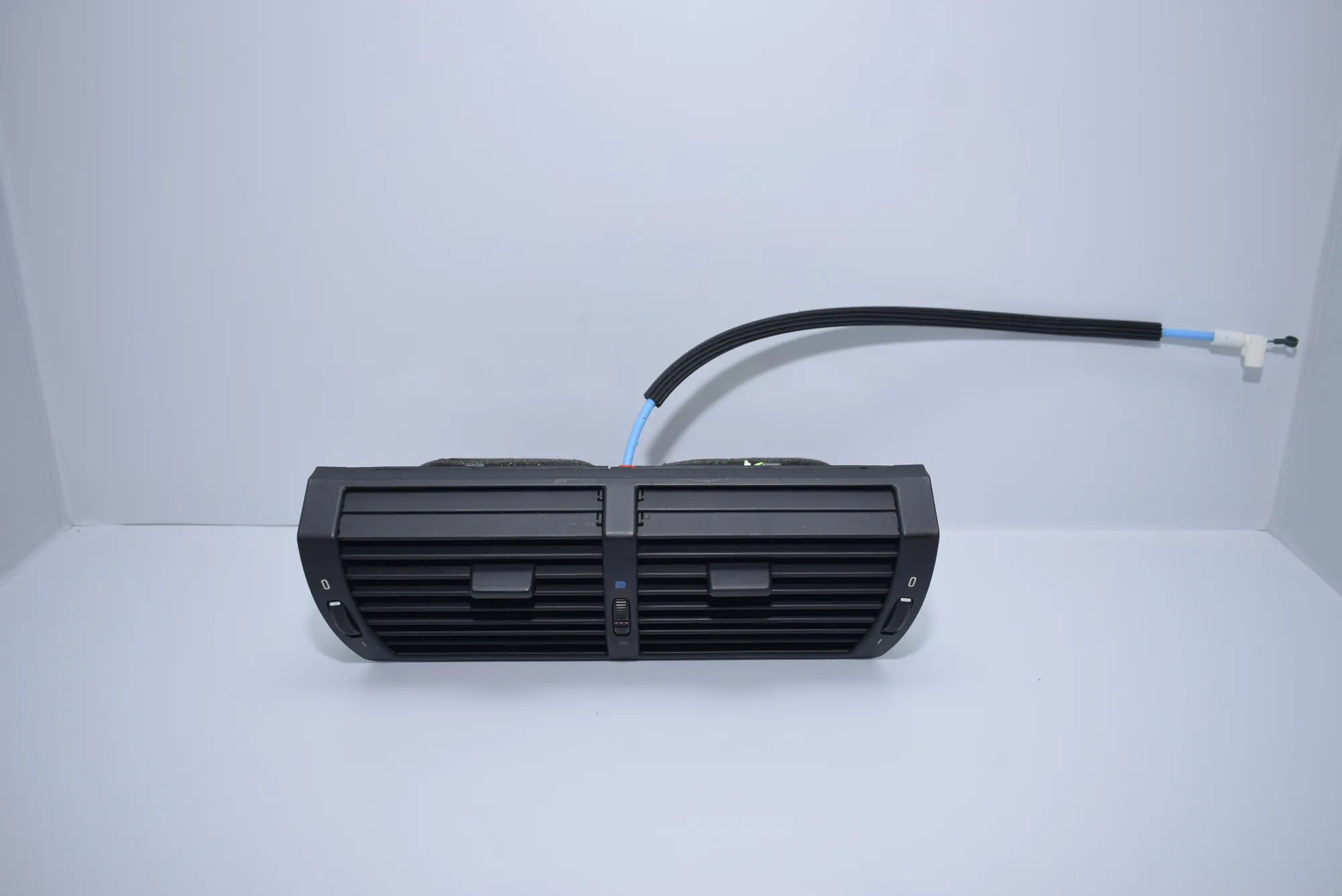 Dashboard Air Vents – OEM 8402221 · BMW X5 (E53) 3.0 d 2005
