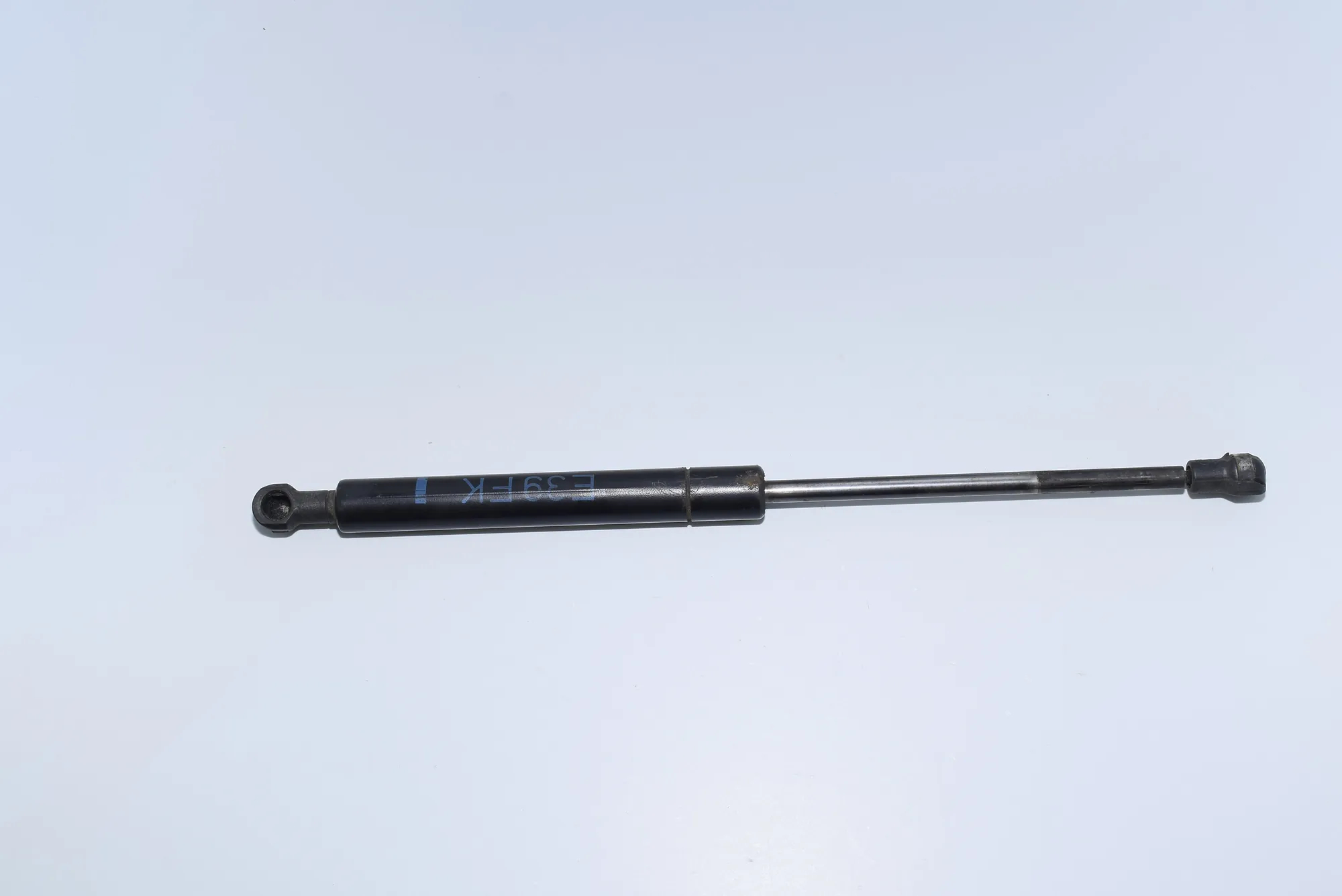 Front Left Bonnet Strut – OEM 8174866 · BMW 5 Touring (E39) 530 d 2002 – 2